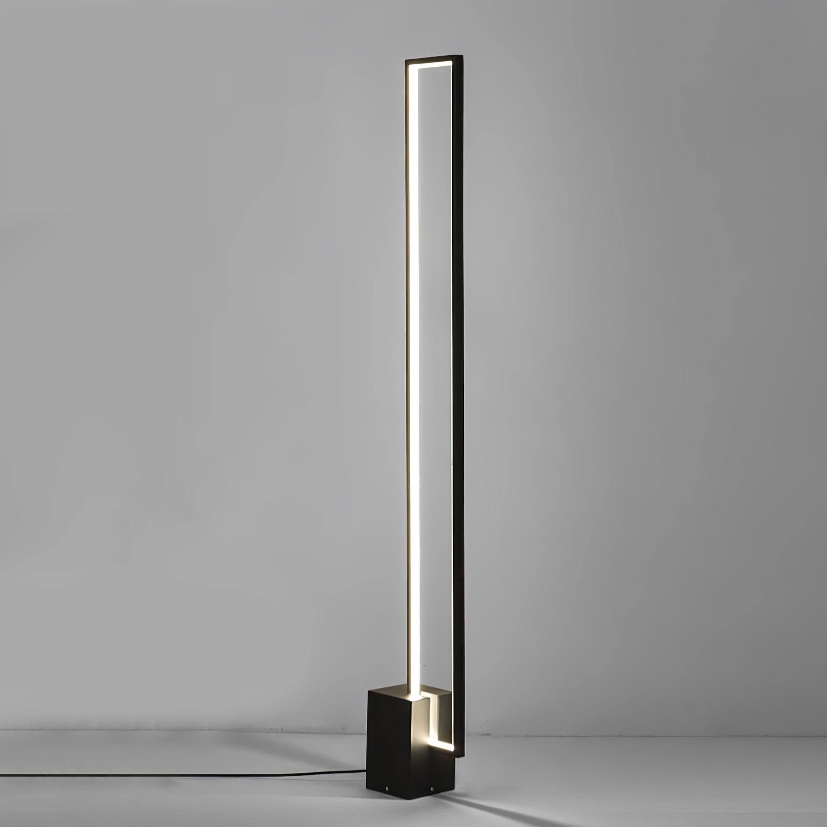 Edge Floor Lamp - Blowlighting
