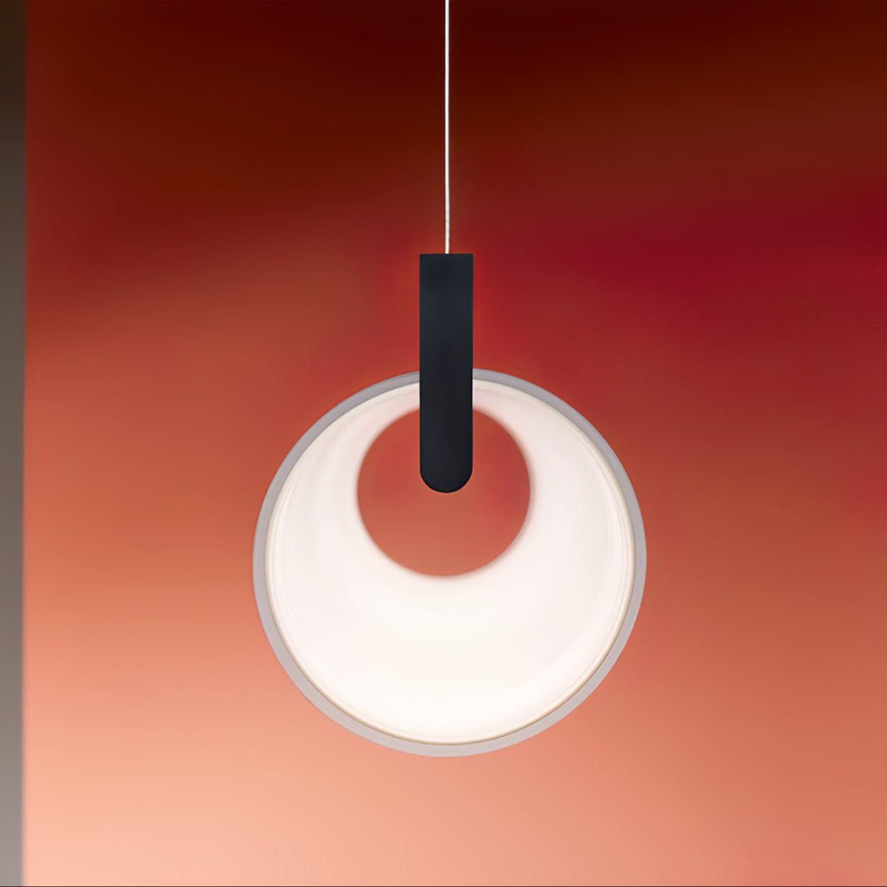 Elias Minimalist Metal Pendant Light - Blowlighting