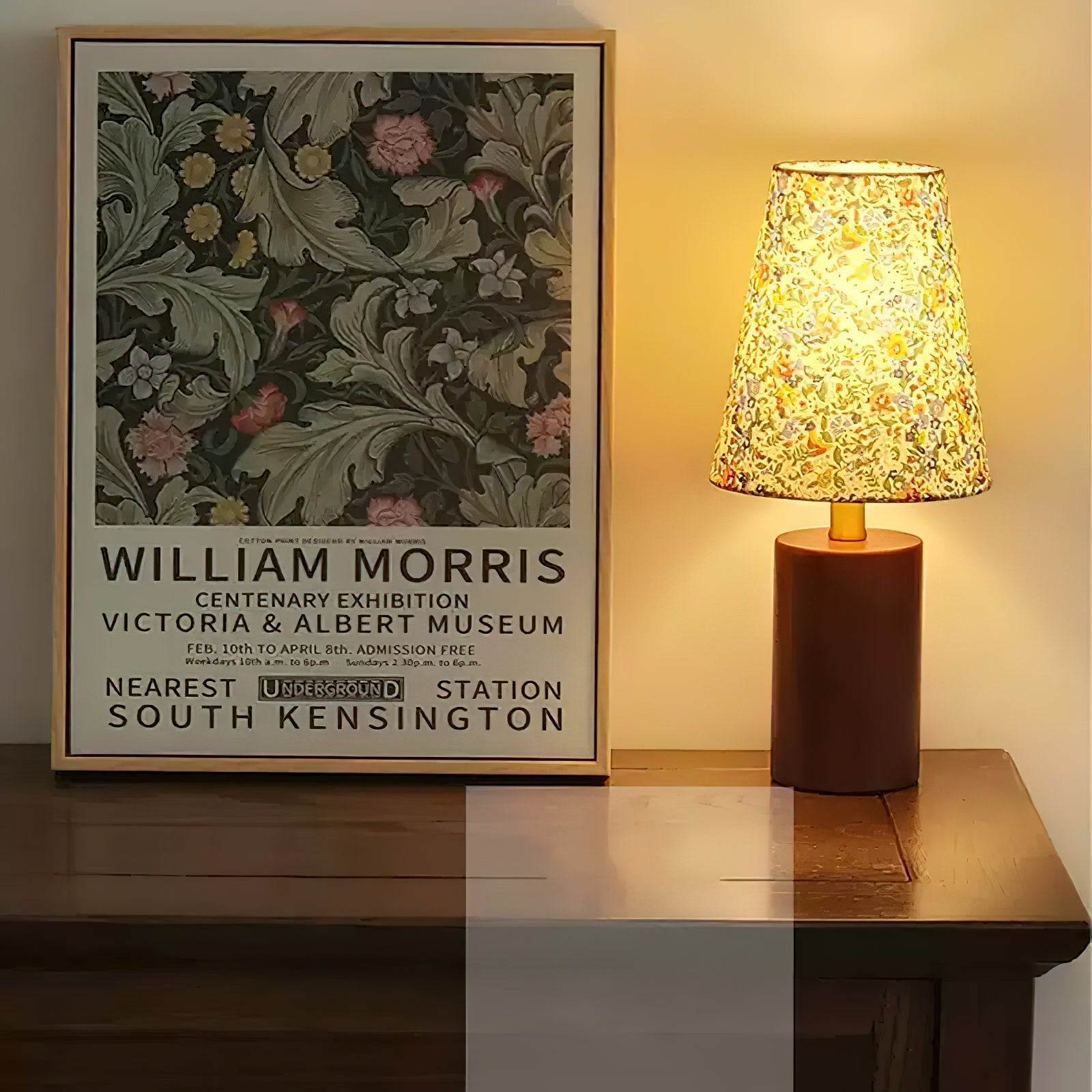 Elara Floral Glow Table Lamp - Blowlighting