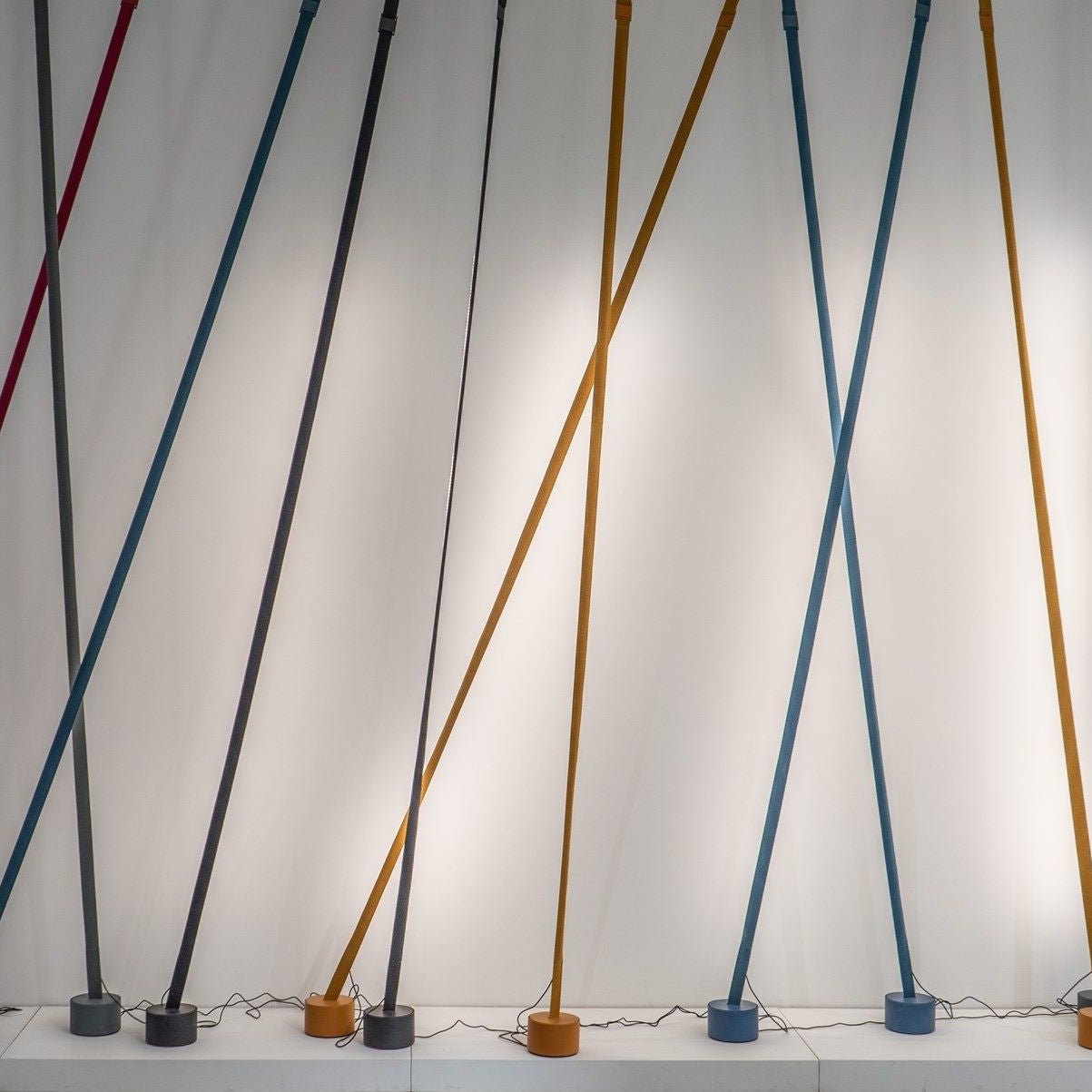 Elastica Arbitrary Floor Lamp - Blowlighting