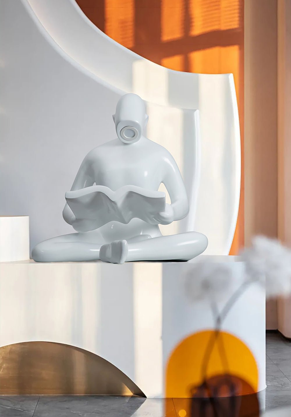 Ulvinion Reader Sculpture Table Lamp - Blowlighting