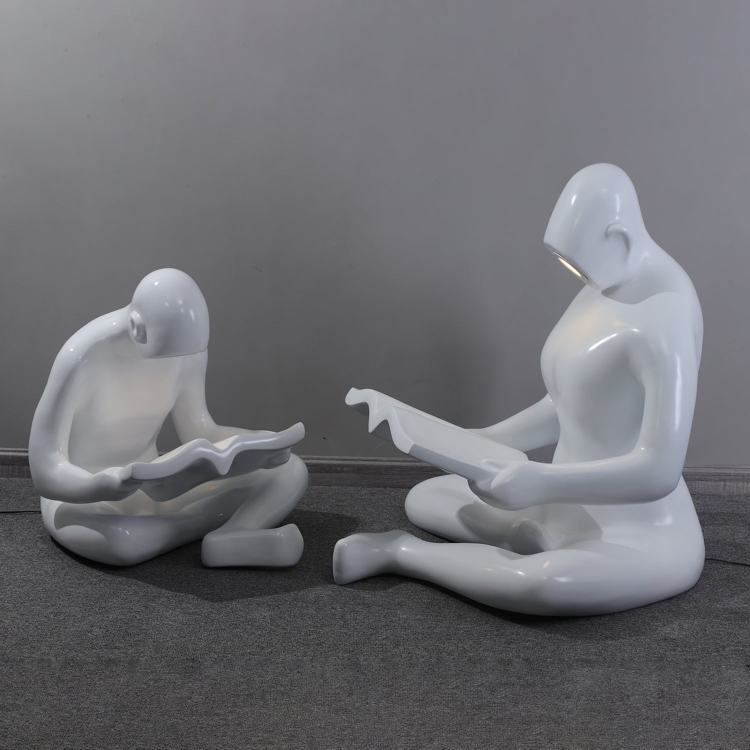 Ulvinion Reader Sculpture Table Lamp - Blowlighting