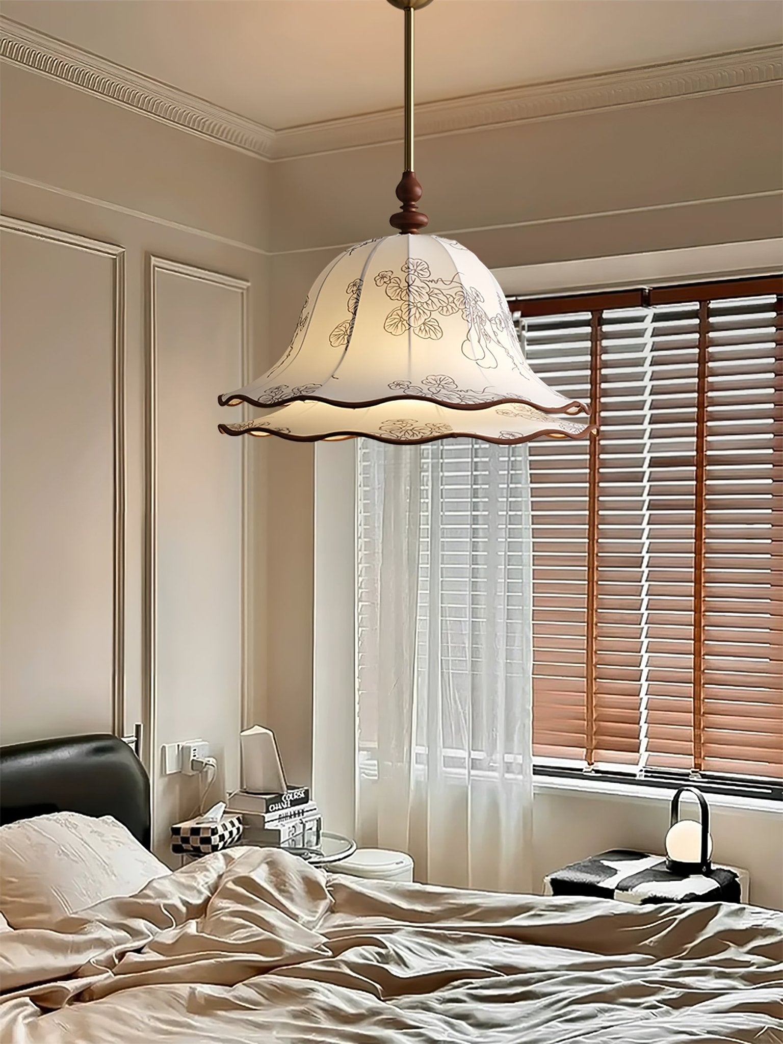 Ilsilis Traditional Elegance Floral Fabric Wood Pendant Lamp - Blowlighting