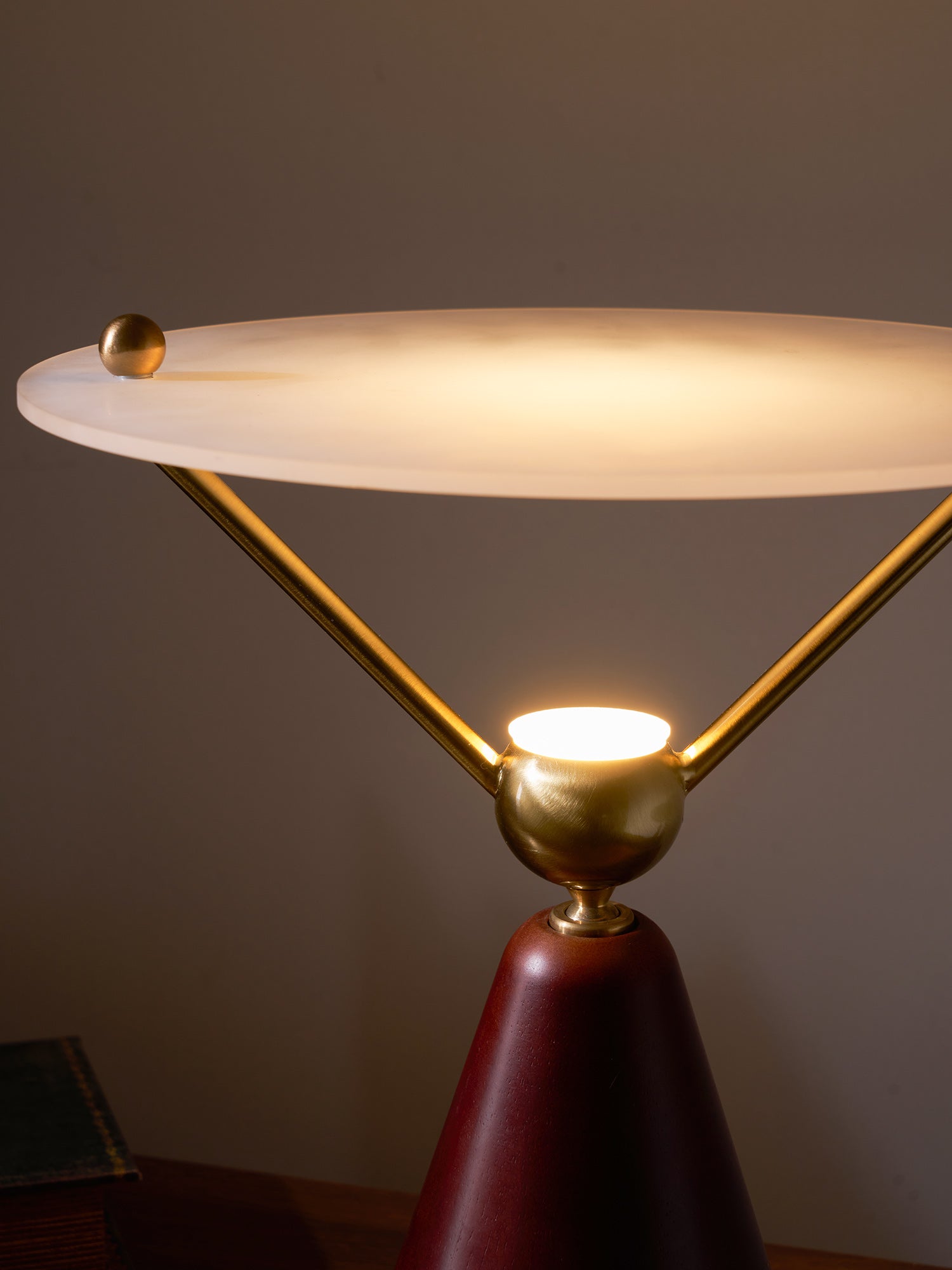 Equoray Table Lamp - Blowlighting