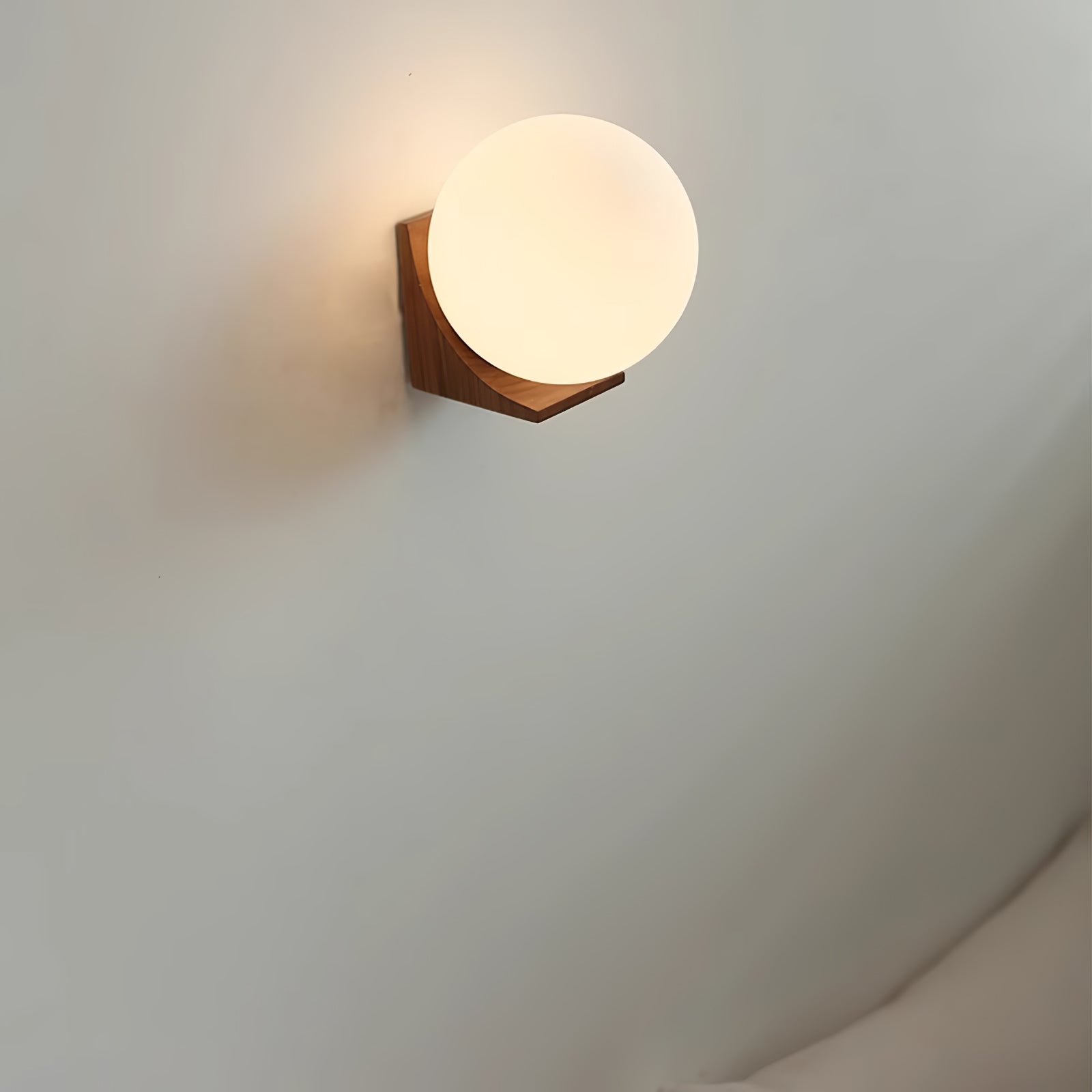 Evelyn Orb Wall Lamp - Blowlighting