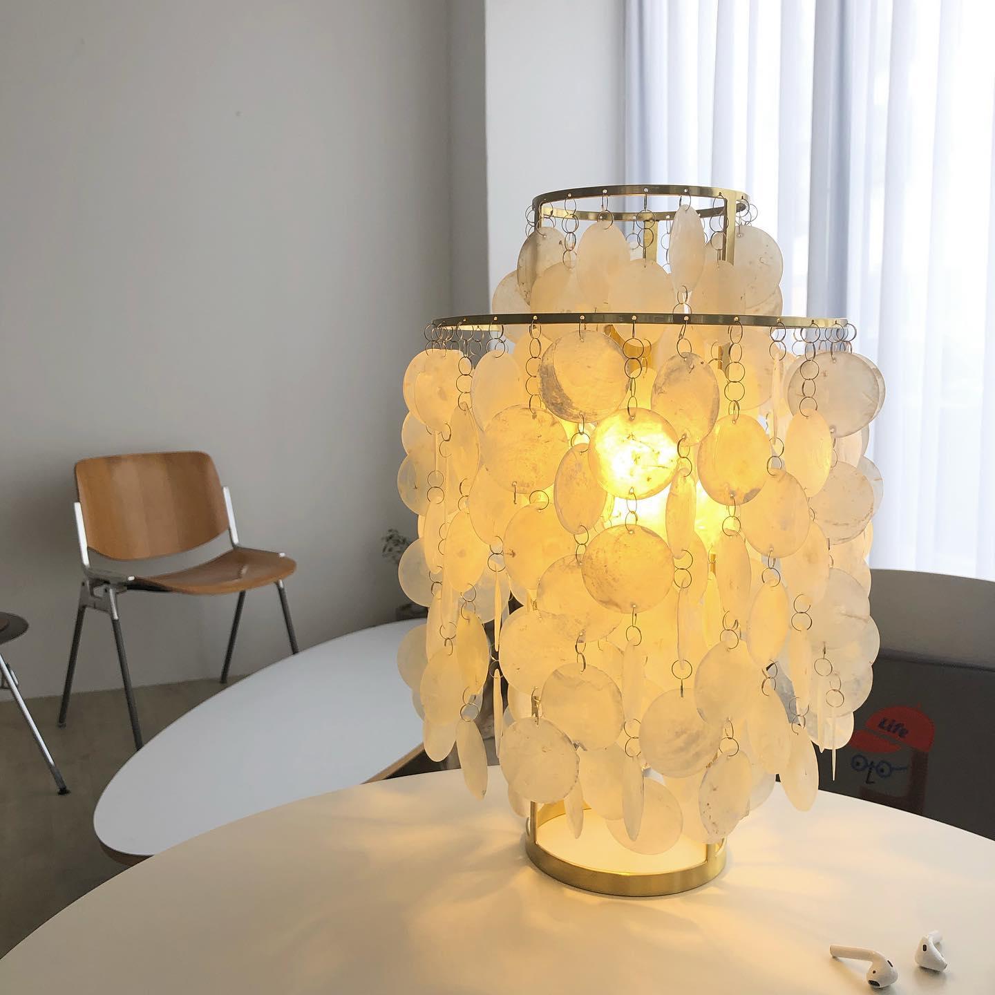 Round Shell Table Lamp - Blowlighting