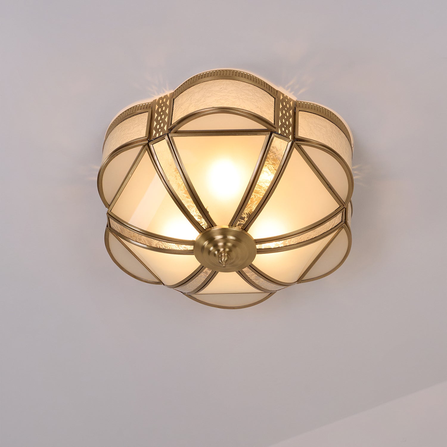Floral Brass Ceiling Lamp - Blowlighting