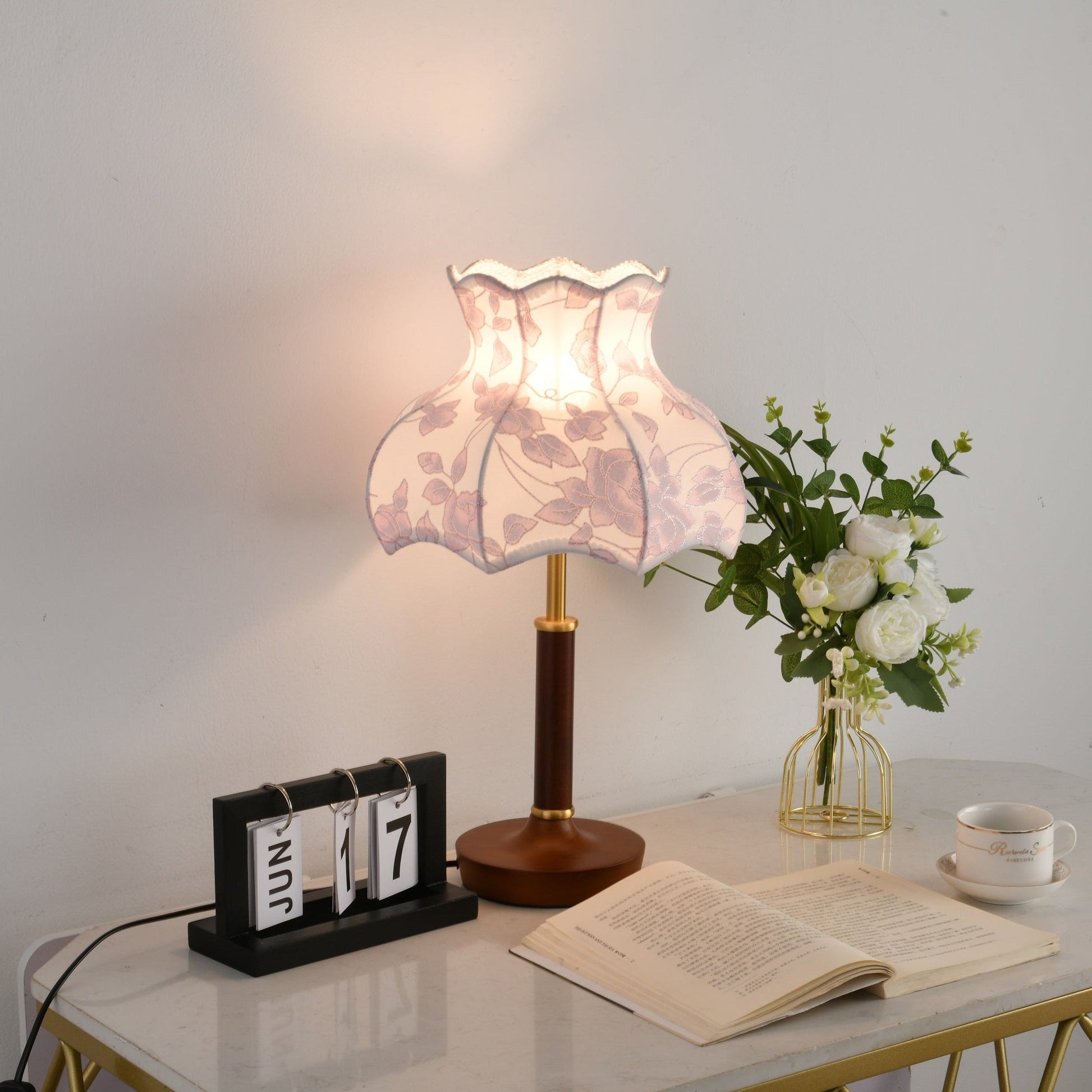 Naomi Vintage Metal Table Lamp - Blowlighting