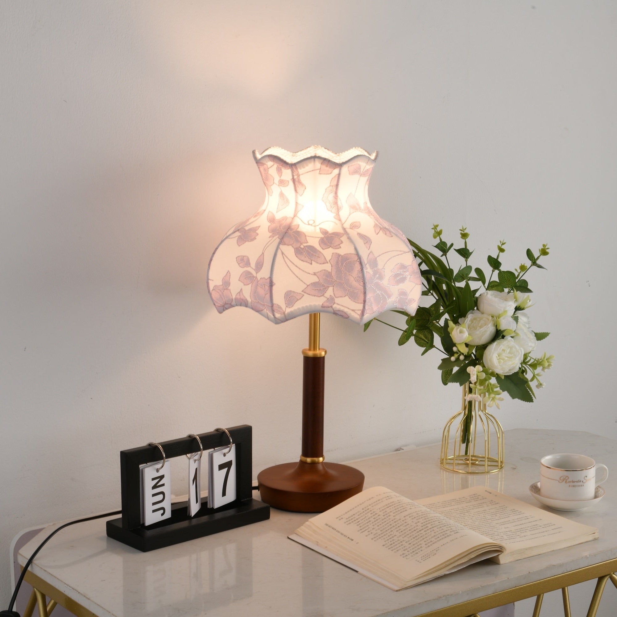 Naomi Vintage Metal Table Lamp - Blowlighting