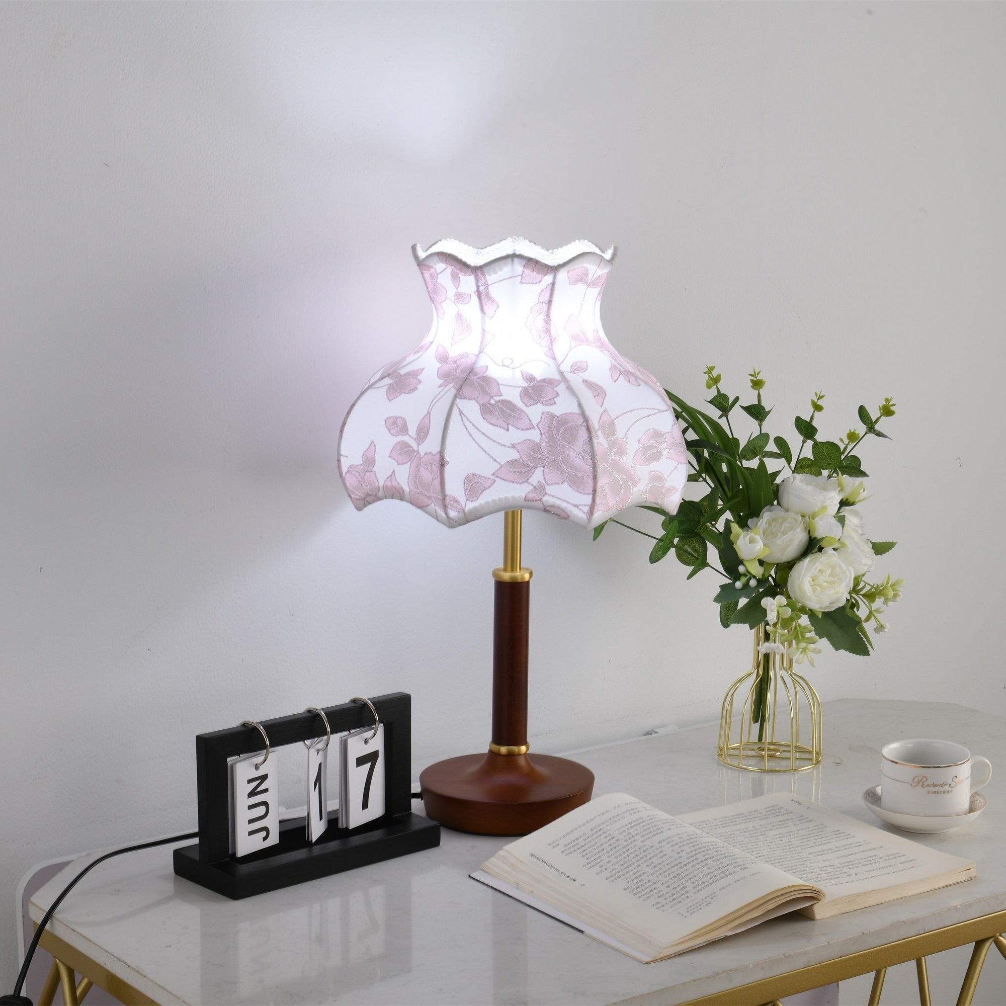 Naomi Vintage Metal Table Lamp - Blowlighting
