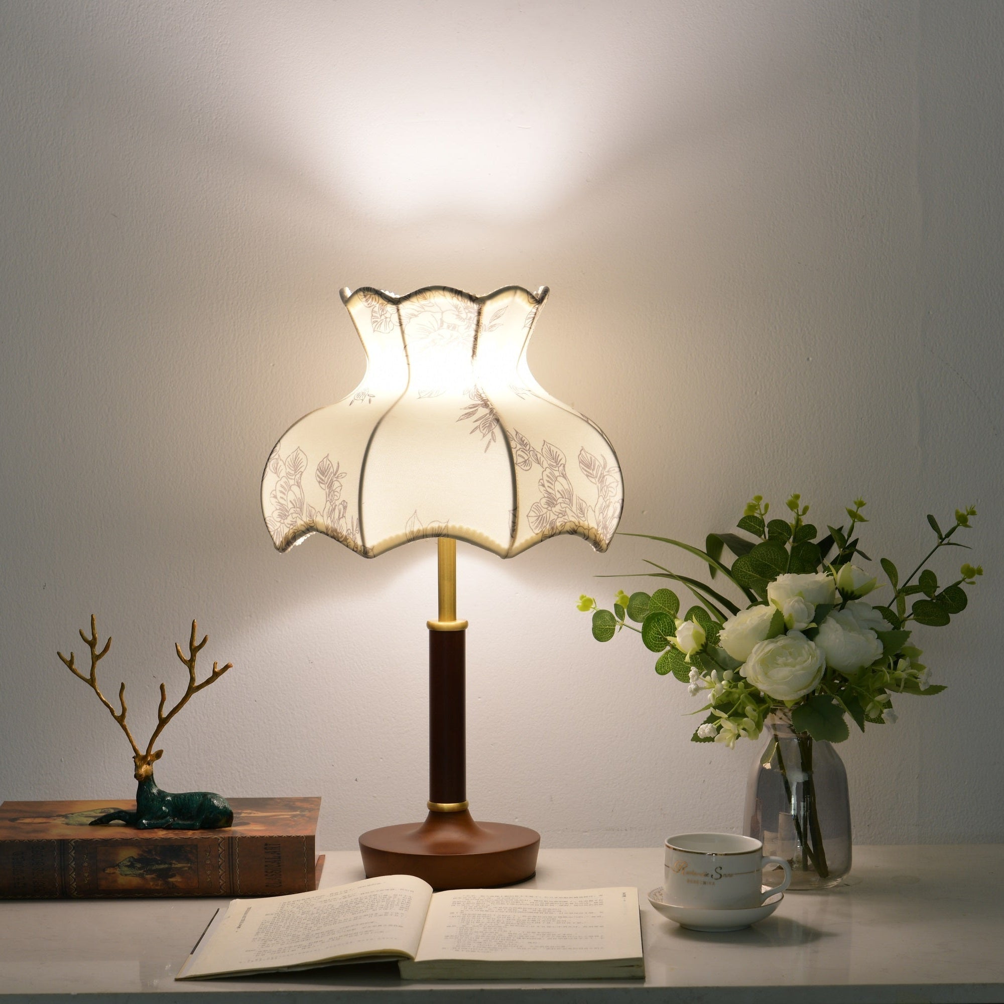Naomi Vintage Metal Table Lamp - Blowlighting