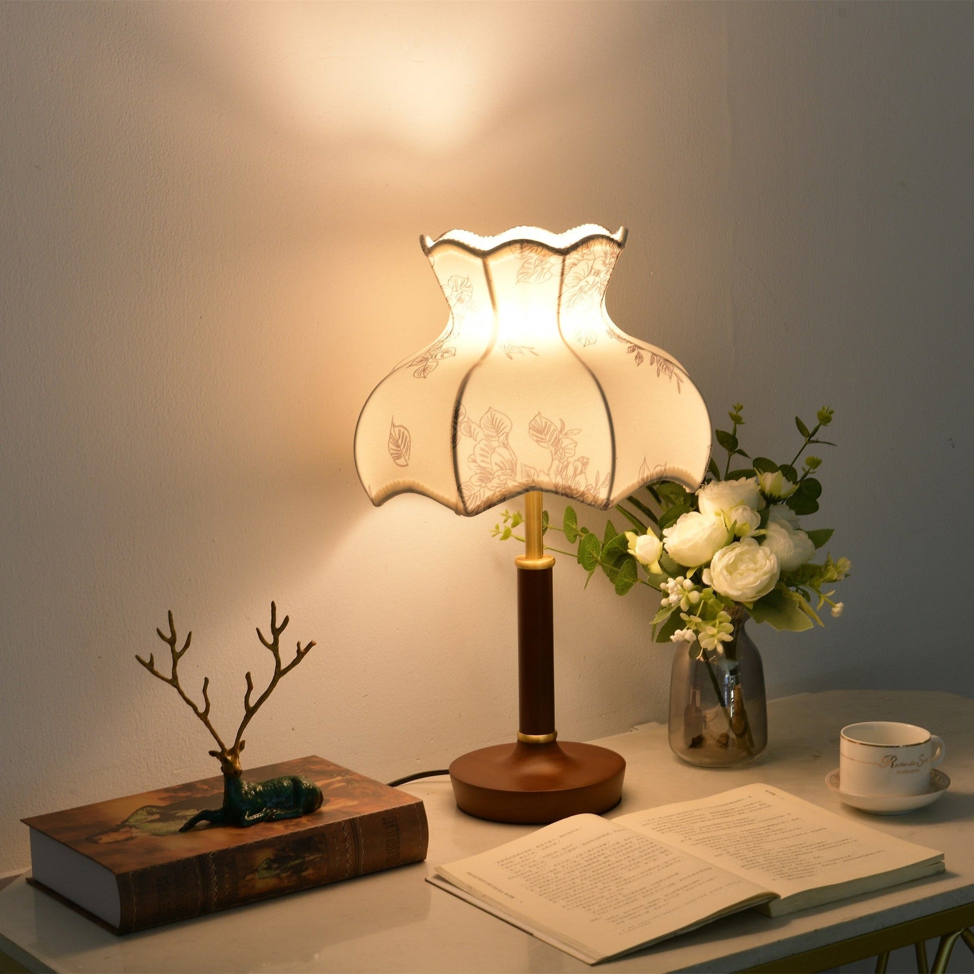 Naomi Vintage Metal Table Lamp - Blowlighting