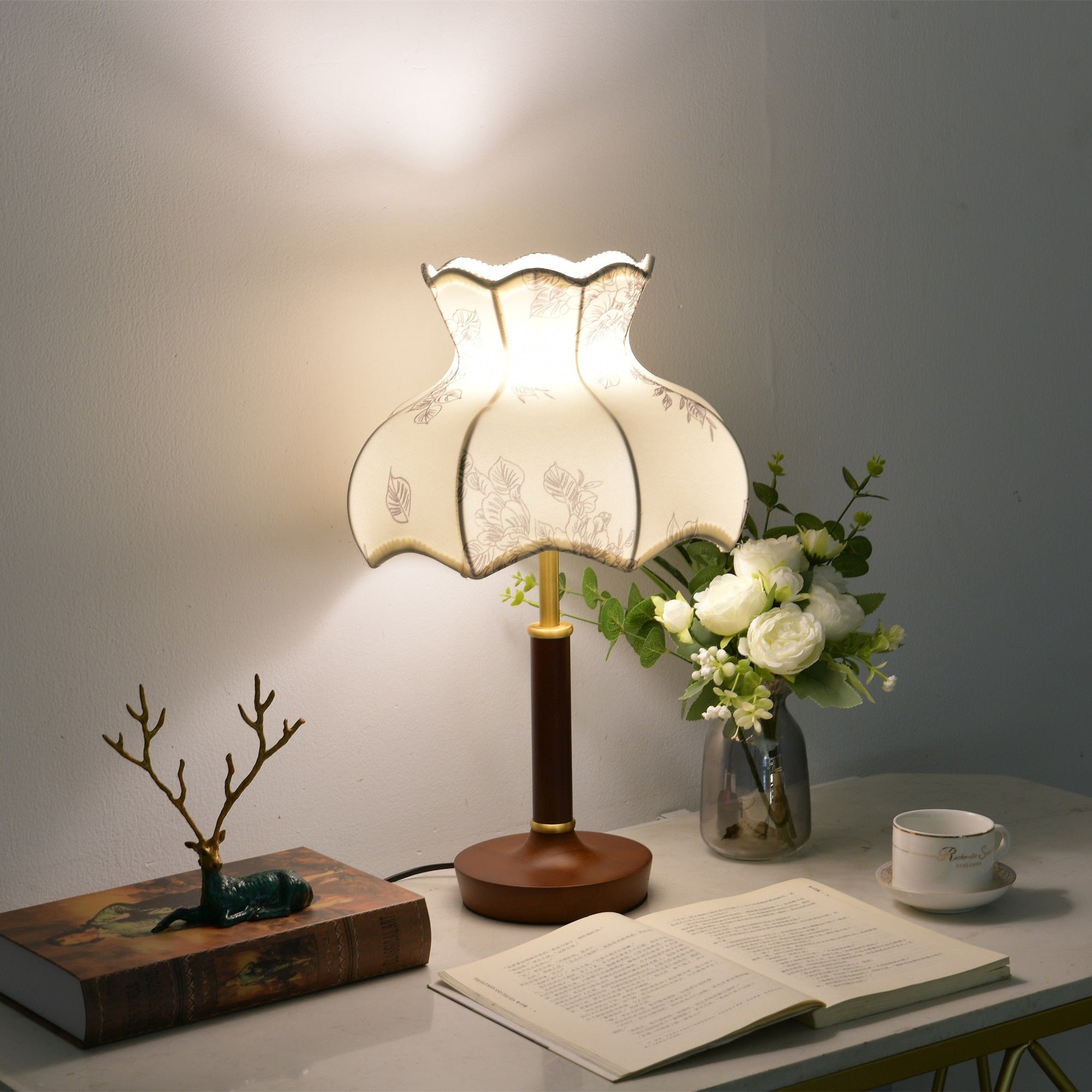 Naomi Vintage Metal Table Lamp - Blowlighting