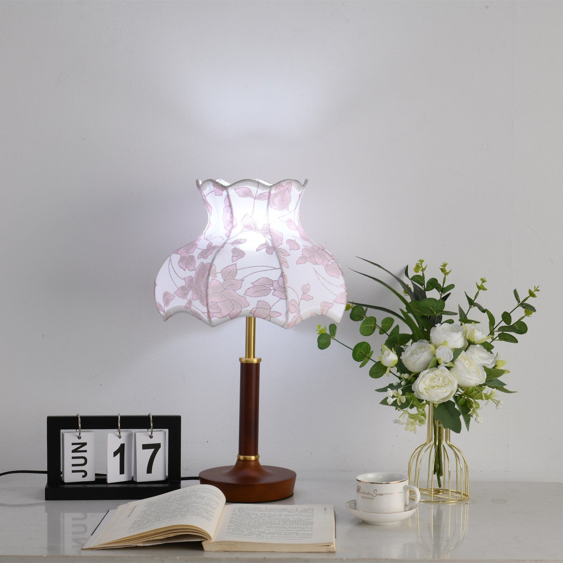 Naomi Vintage Metal Table Lamp - Blowlighting