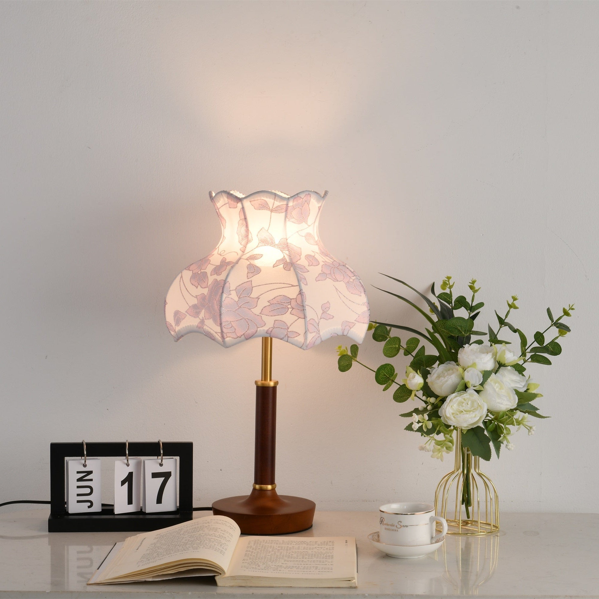 Naomi Vintage Metal Table Lamp - Blowlighting