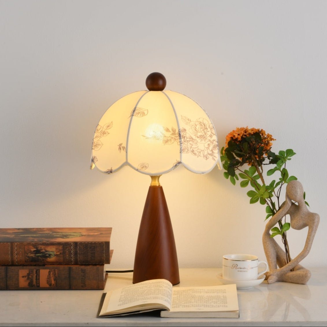 Ruby Vintage Metal Table Lamp - Blowlighting