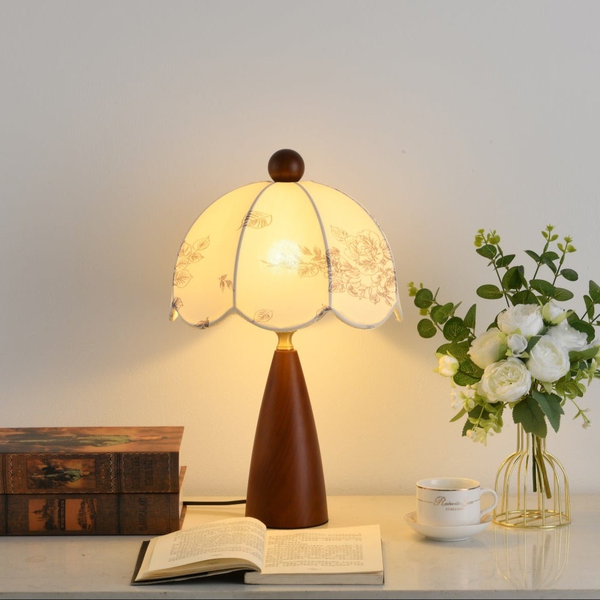 Ruby Vintage Metal Table Lamp - Blowlighting