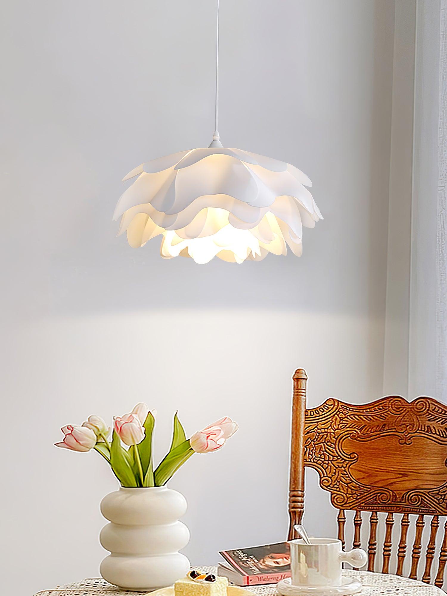 Flower Shaped White Pendant Lamp - Blowlighting