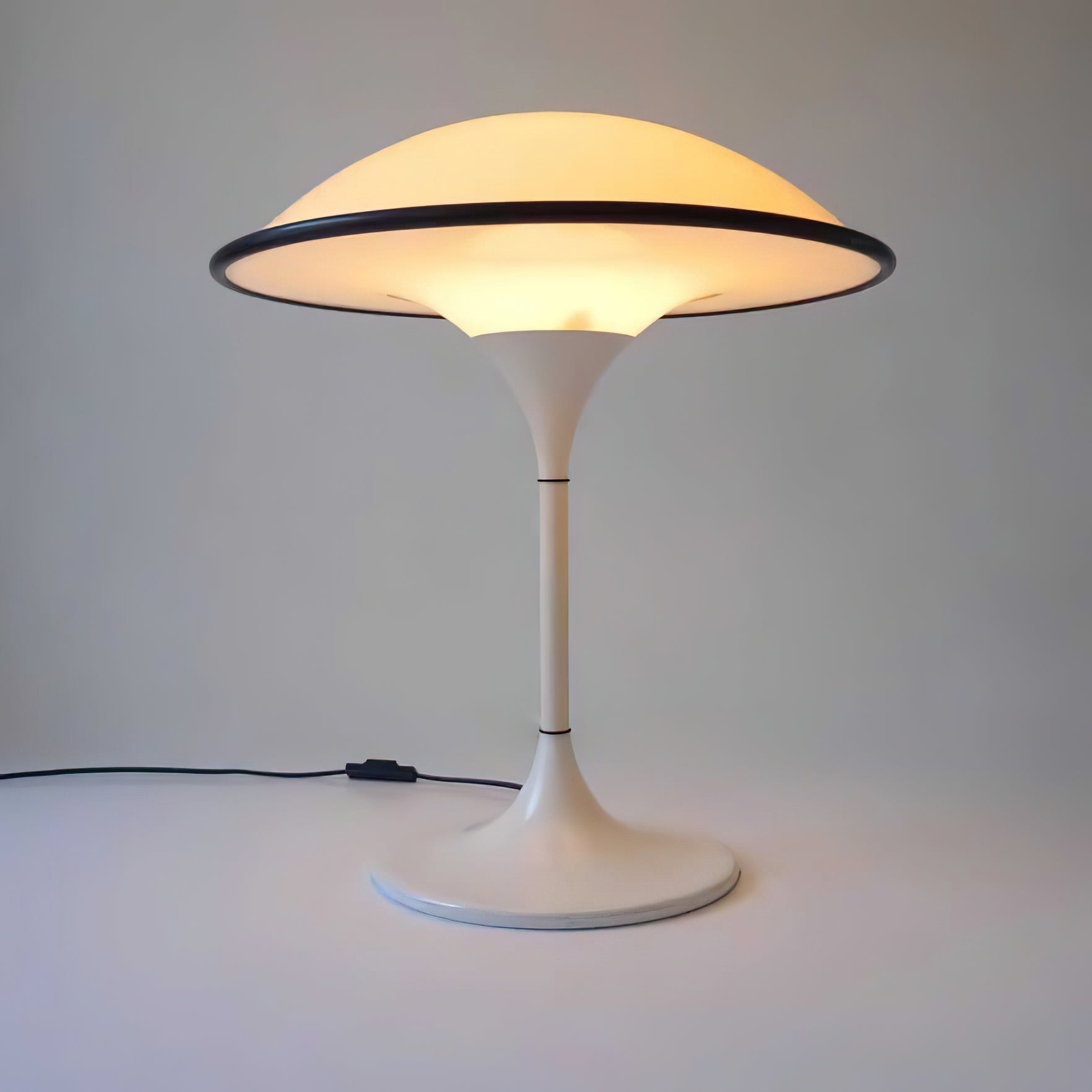 Fontana Table Lamp - Blowlighting