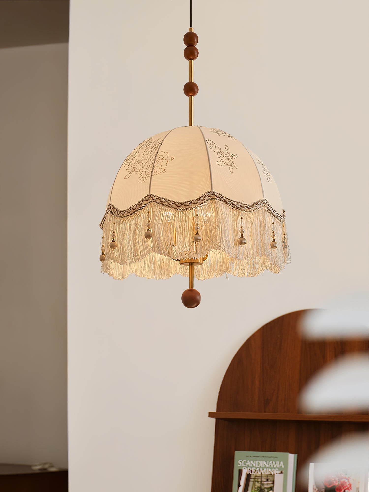Frill Fringe Pendant Lamp - Blowlighting