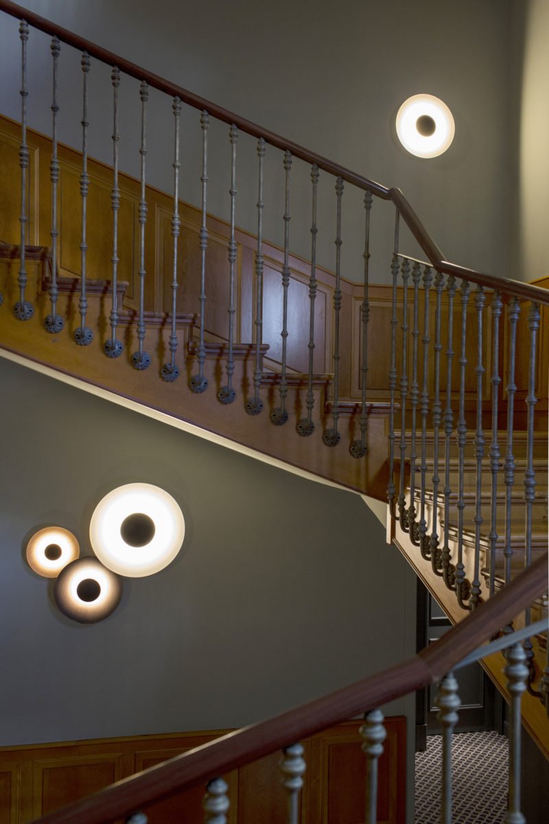 Ginger Modern Minimalist Round Metal Wall Lamp - Blowlighting