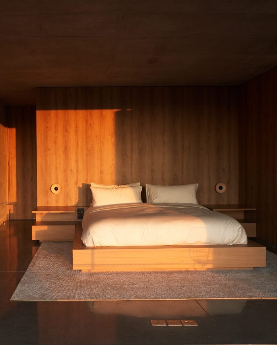 Ginger Modern Minimalist Round Metal Wall Lamp - Blowlighting