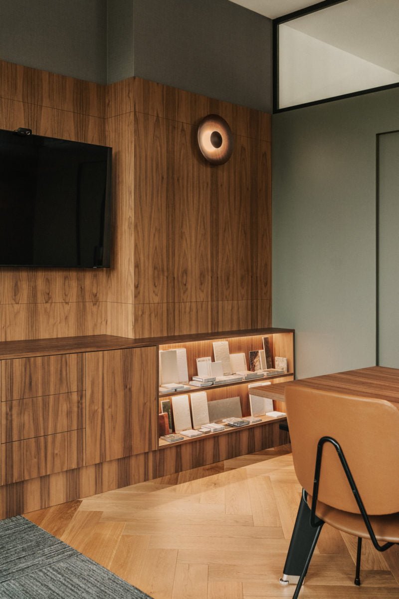 Ginger Modern Minimalist Round Metal Wall Lamp - Blowlighting