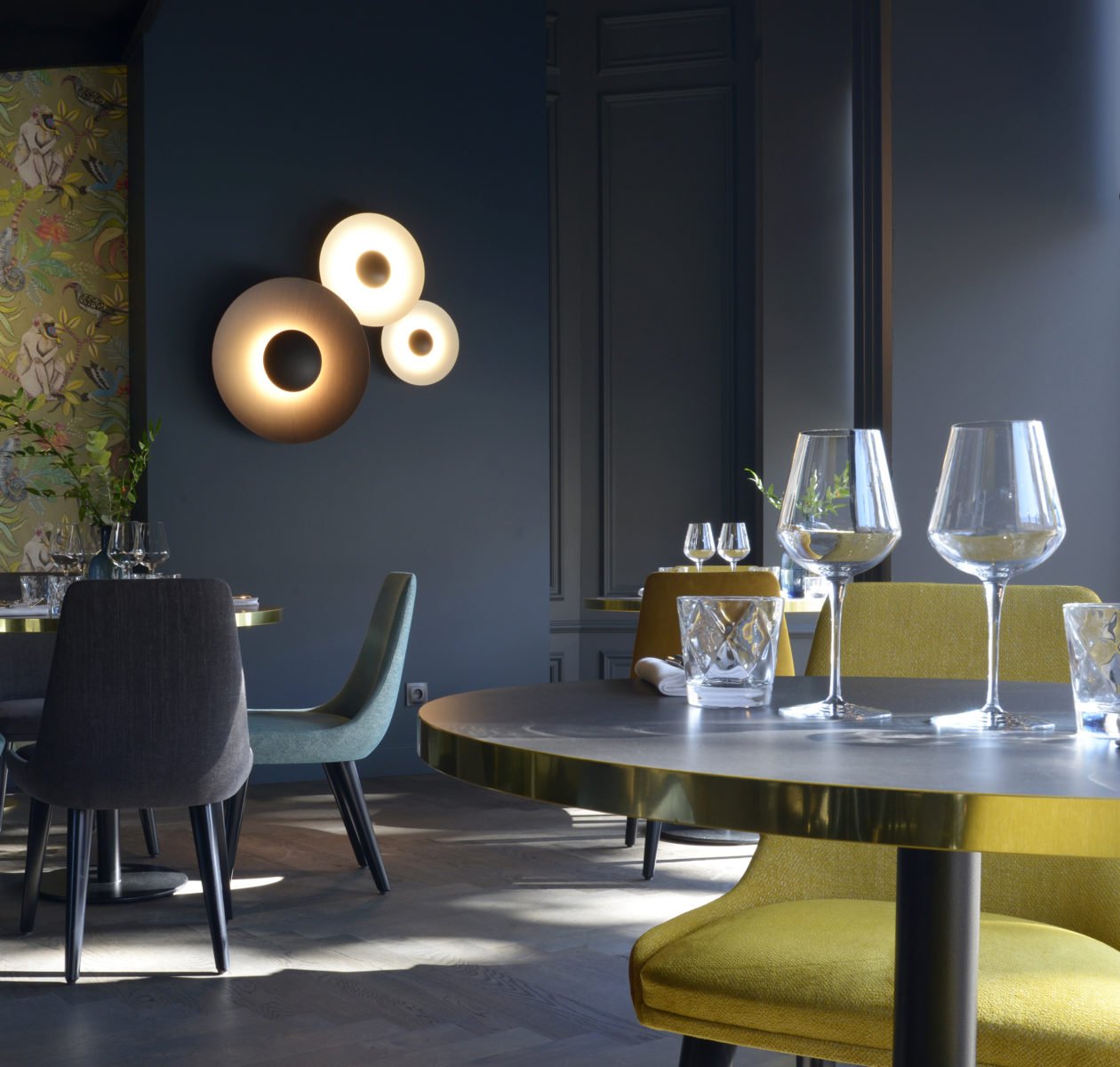 Ginger Modern Minimalist Round Metal Wall Lamp - Blowlighting