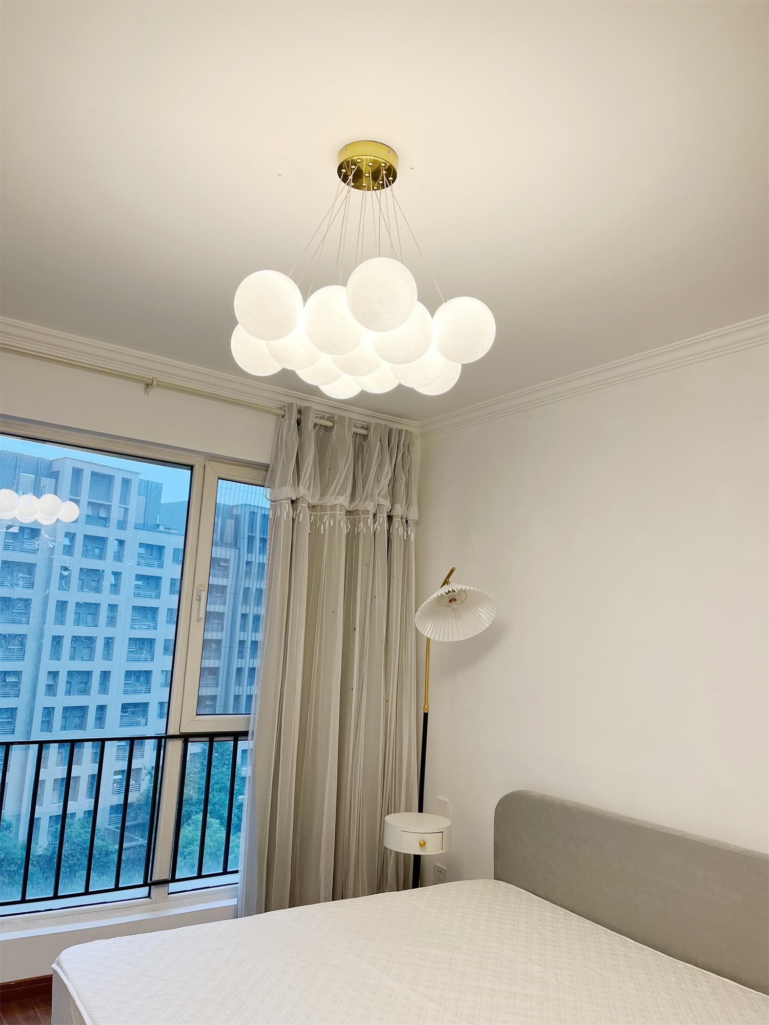 Glass Cluster Chandelier - Blowlighting