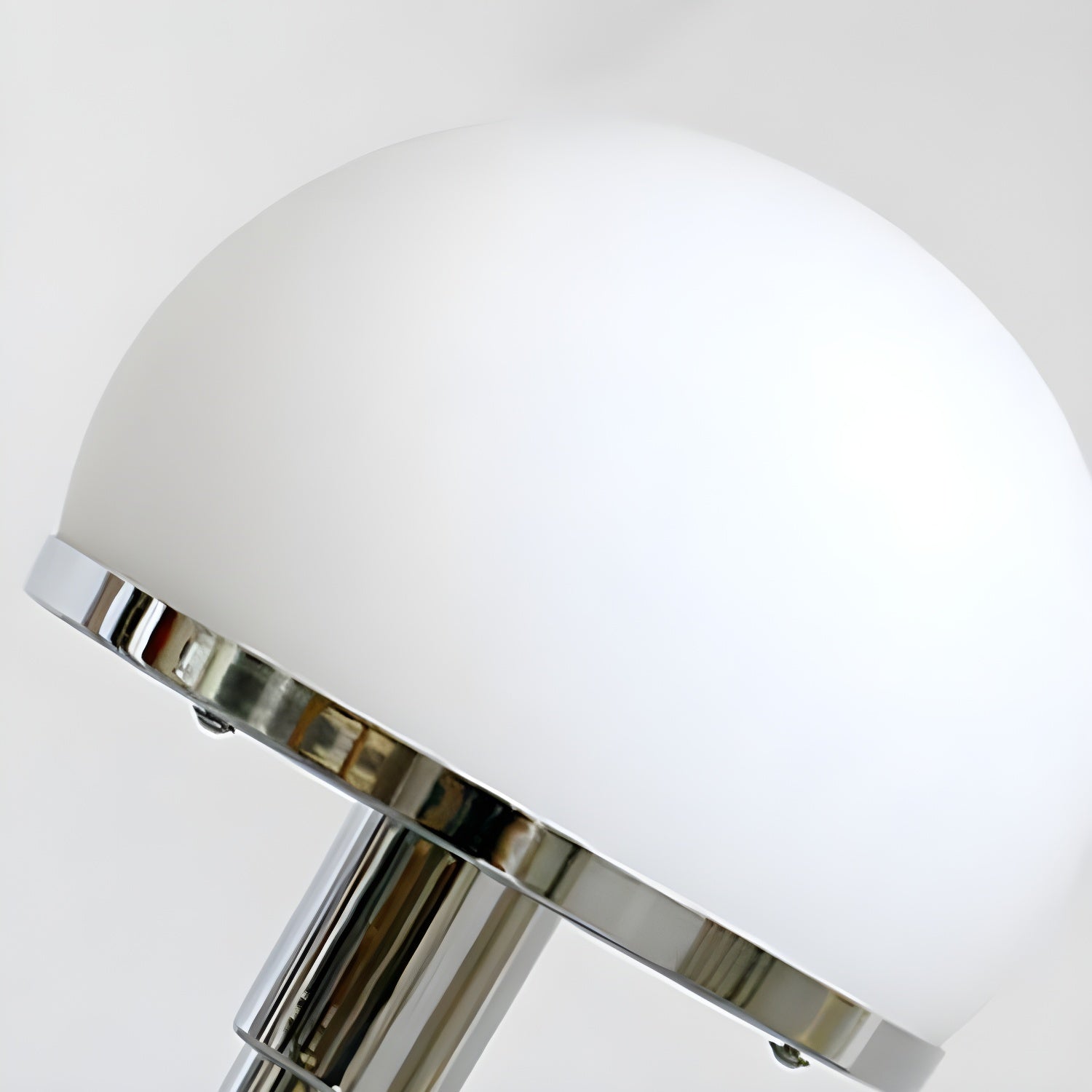 Globe Glass Table Lamp - Blowlighting