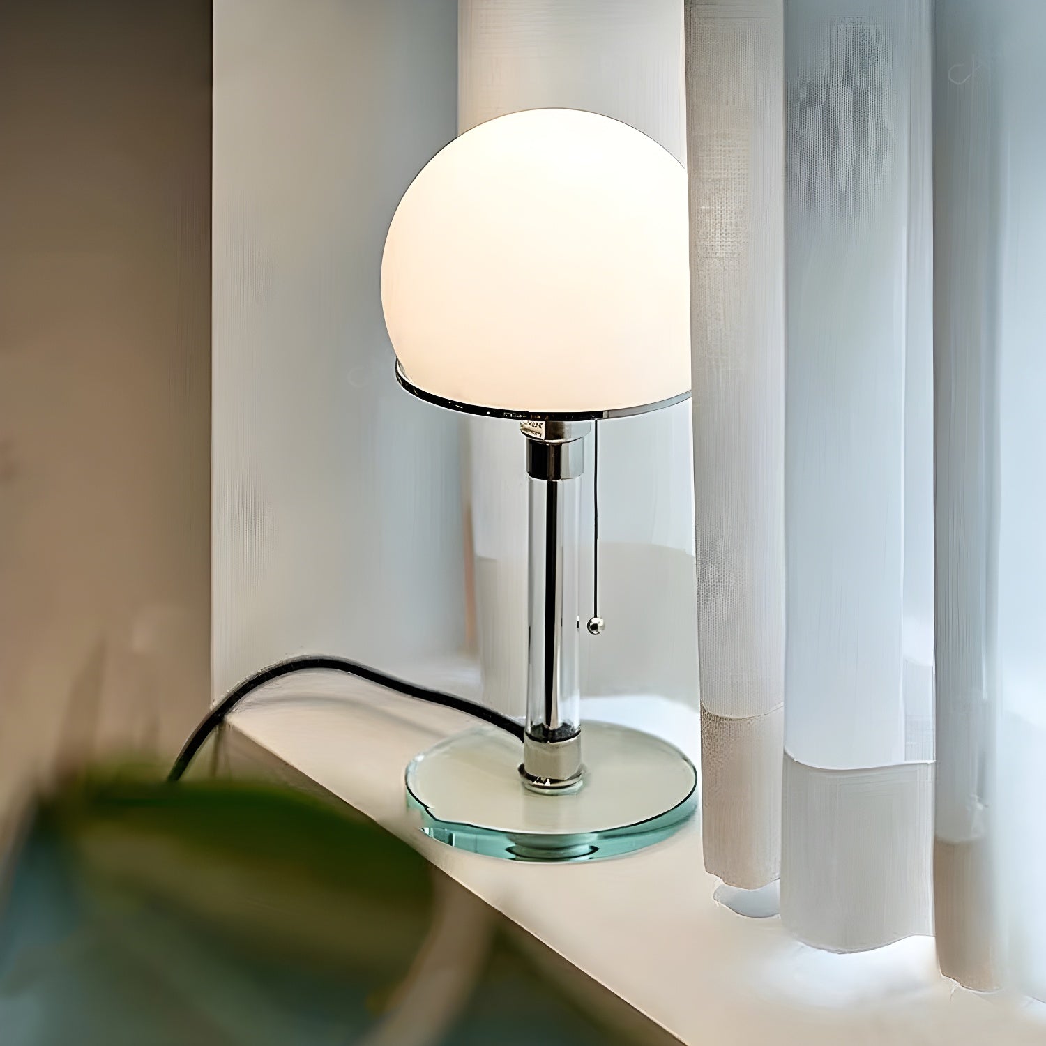 Globe Glass Table Lamp - Blowlighting