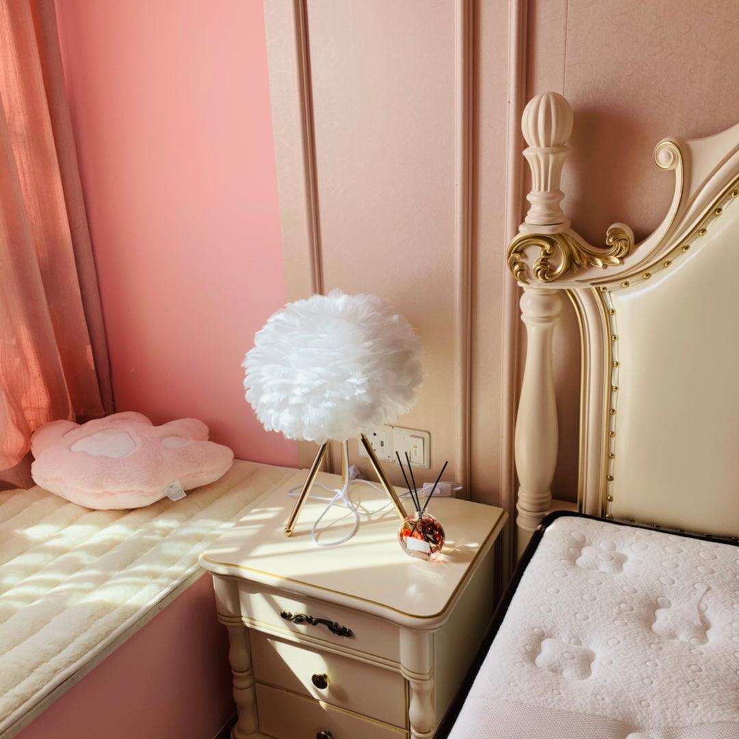 Goose Feather Table Lamp - Blowlighting