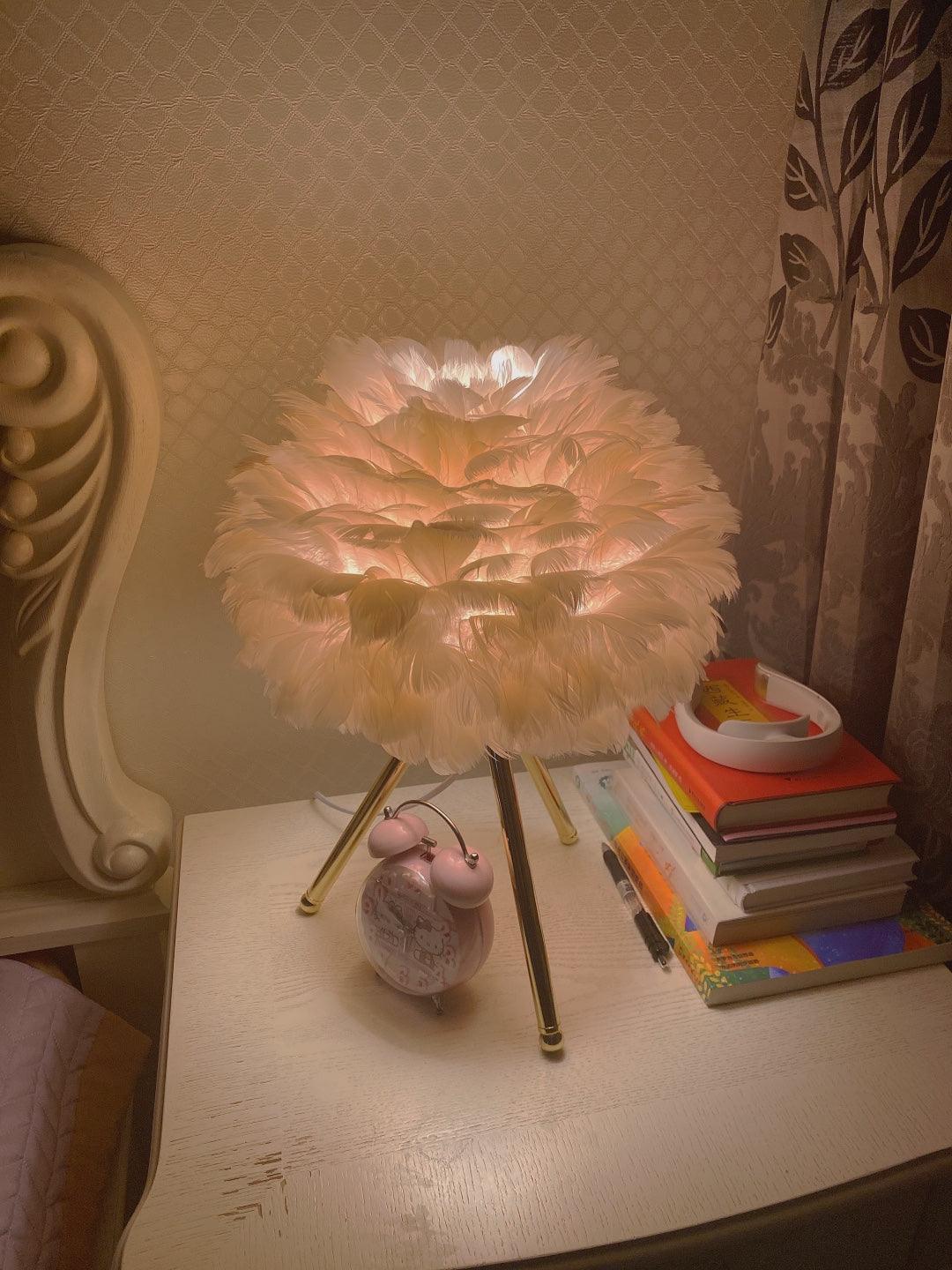 Goose Feather Table Lamp - Blowlighting