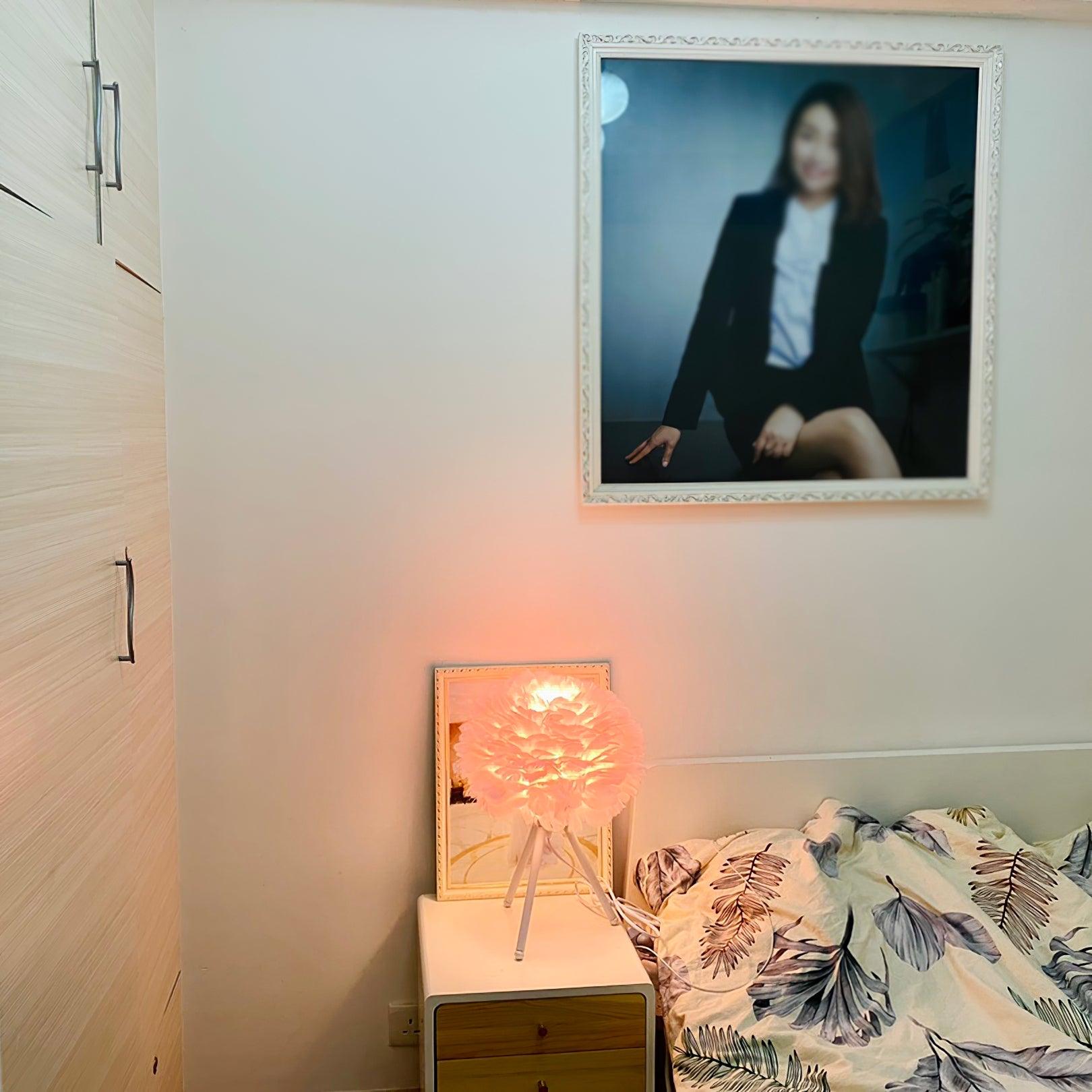 Goose Feather Table Lamp - Blowlighting