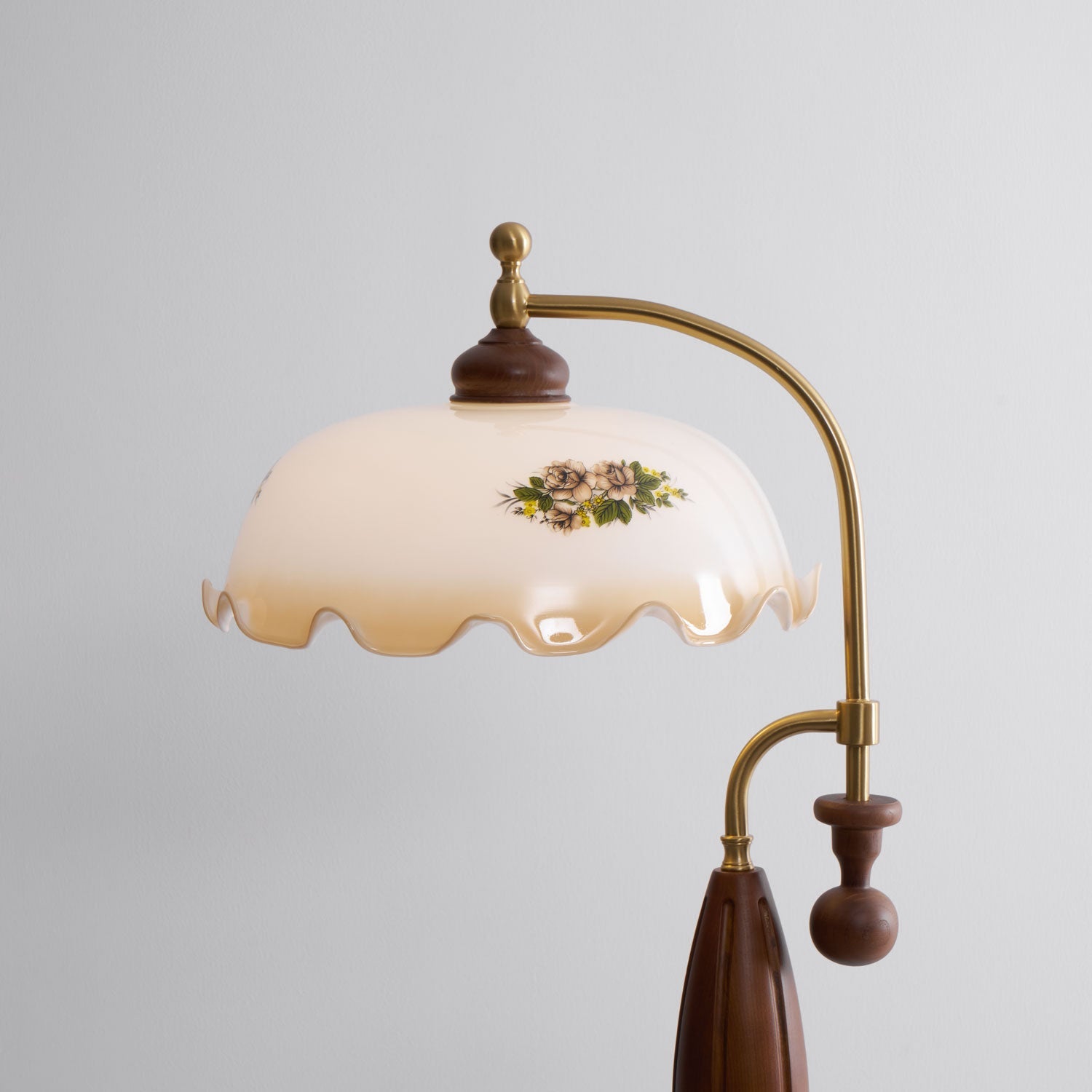 Heritage Bloom Floor Lamp - Blowlighting