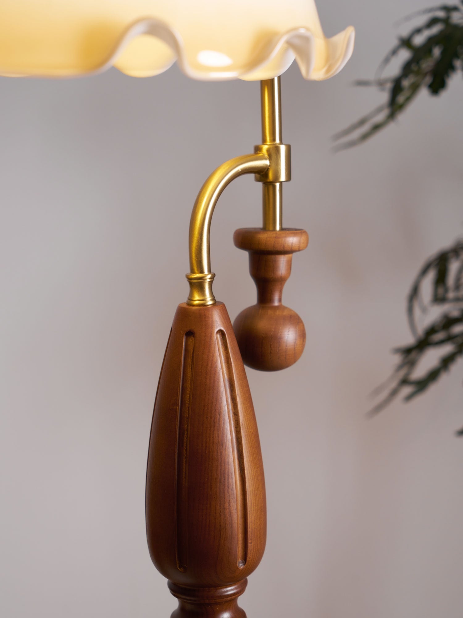 Heritage Bloom Floor Lamp - Blowlighting