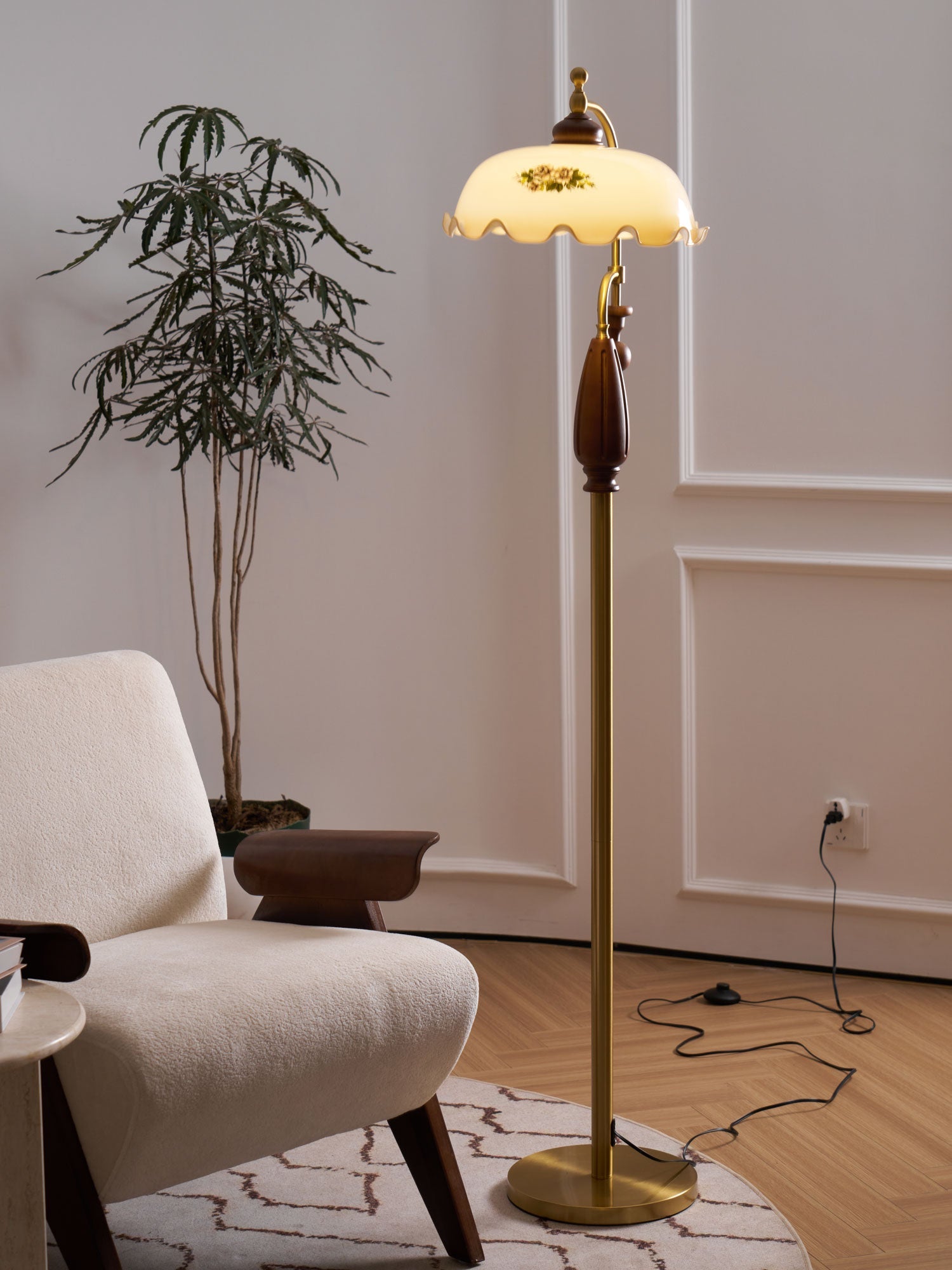 Heritage Bloom Floor Lamp - Blowlighting