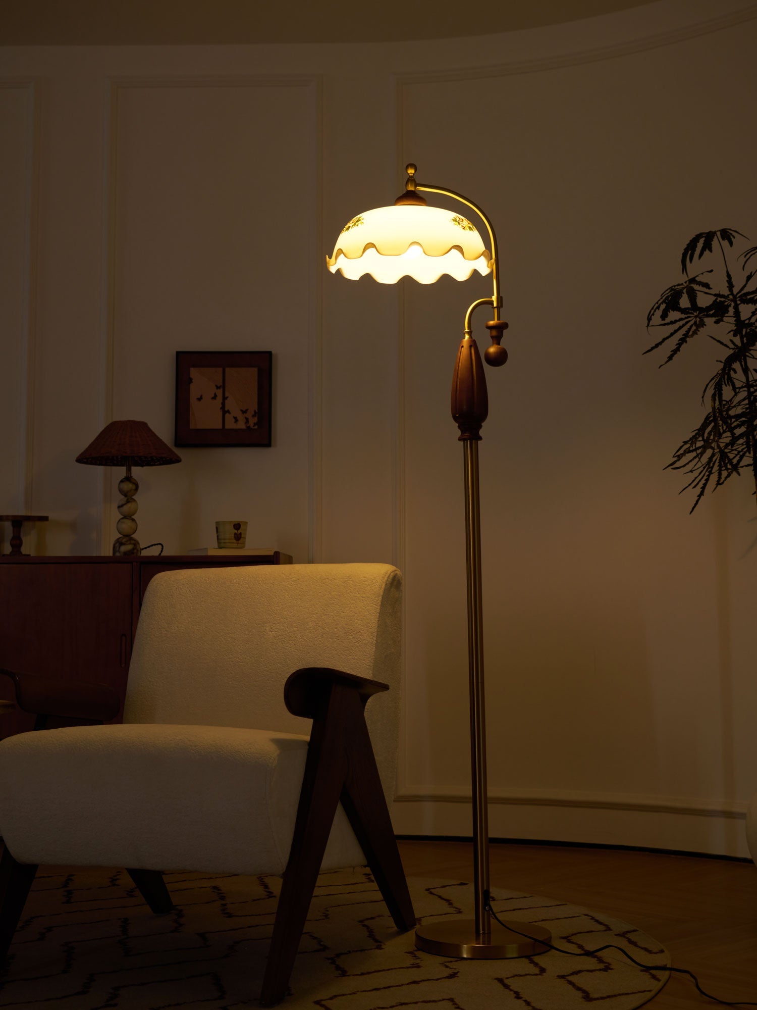Heritage Bloom Floor Lamp - Blowlighting