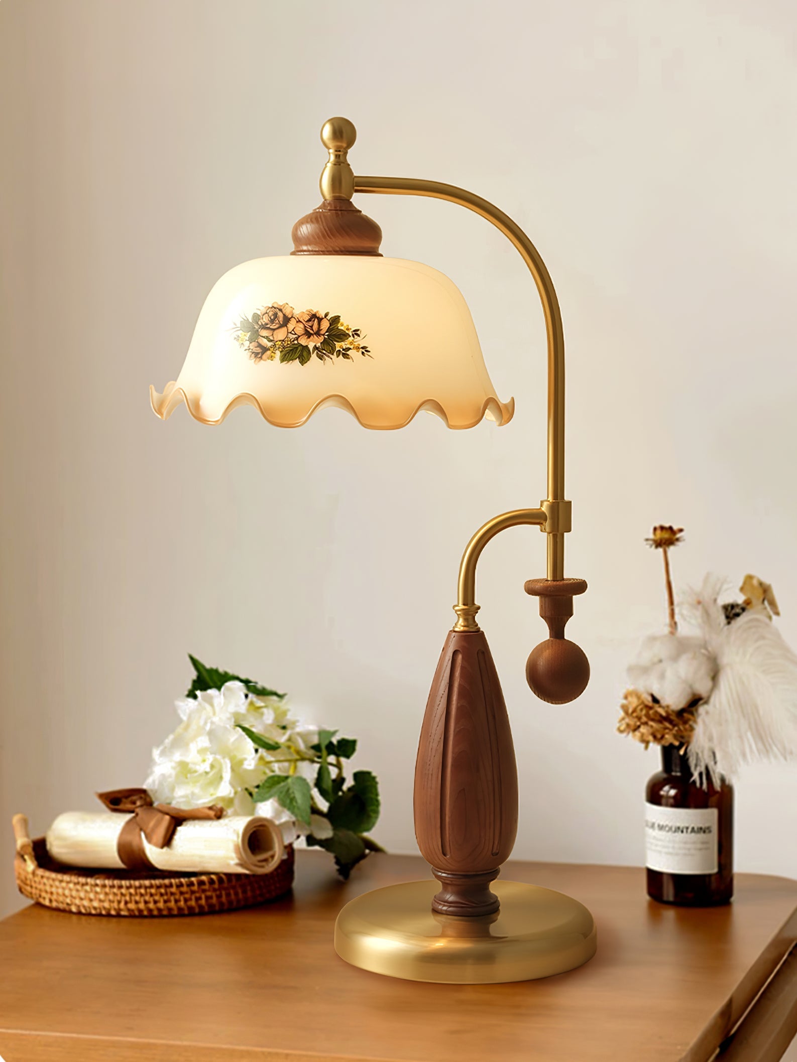 Heritage Bloom Table Lamp - Blowlighting