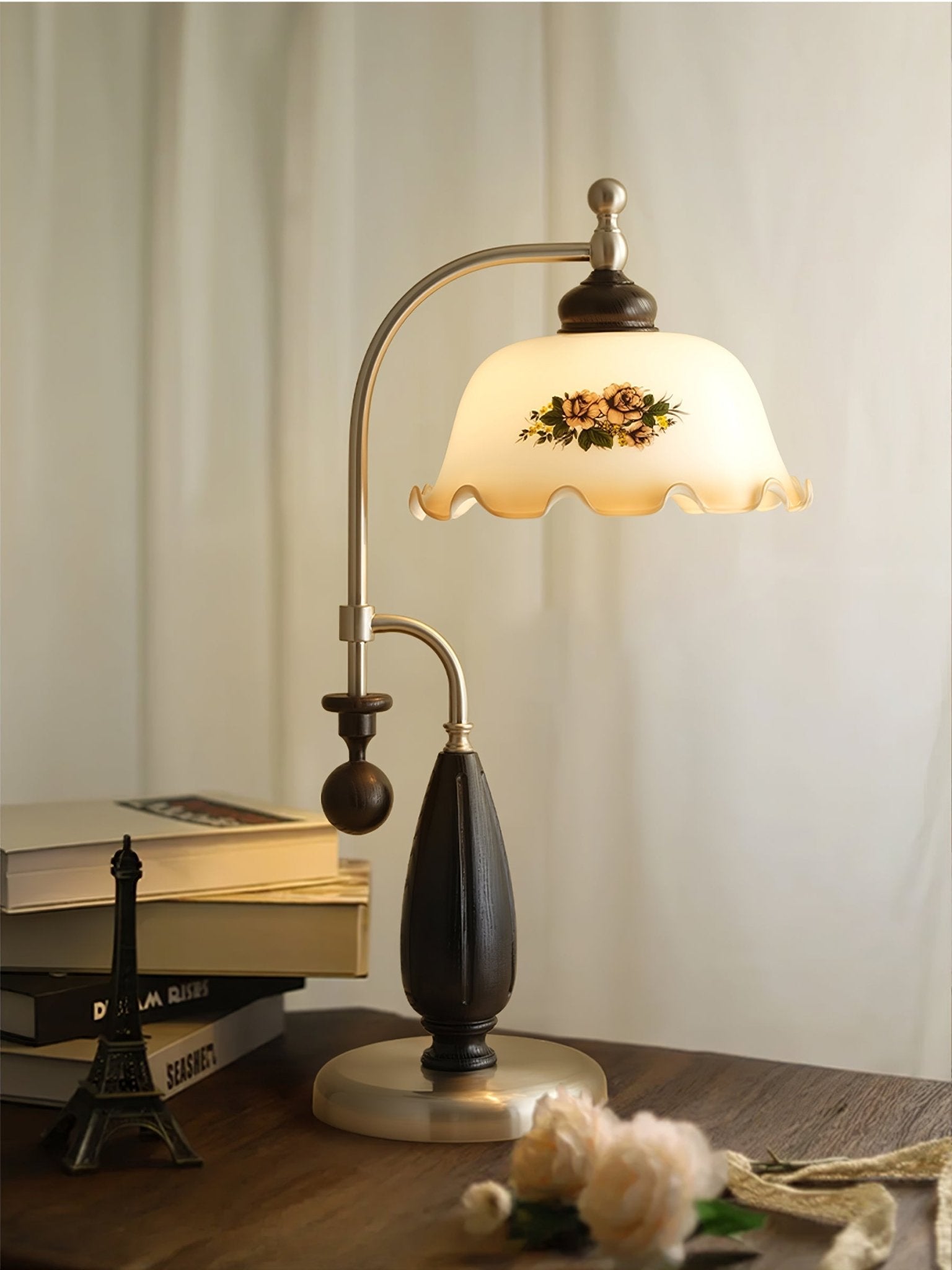 Heritage Bloom Table Lamp - Blowlighting