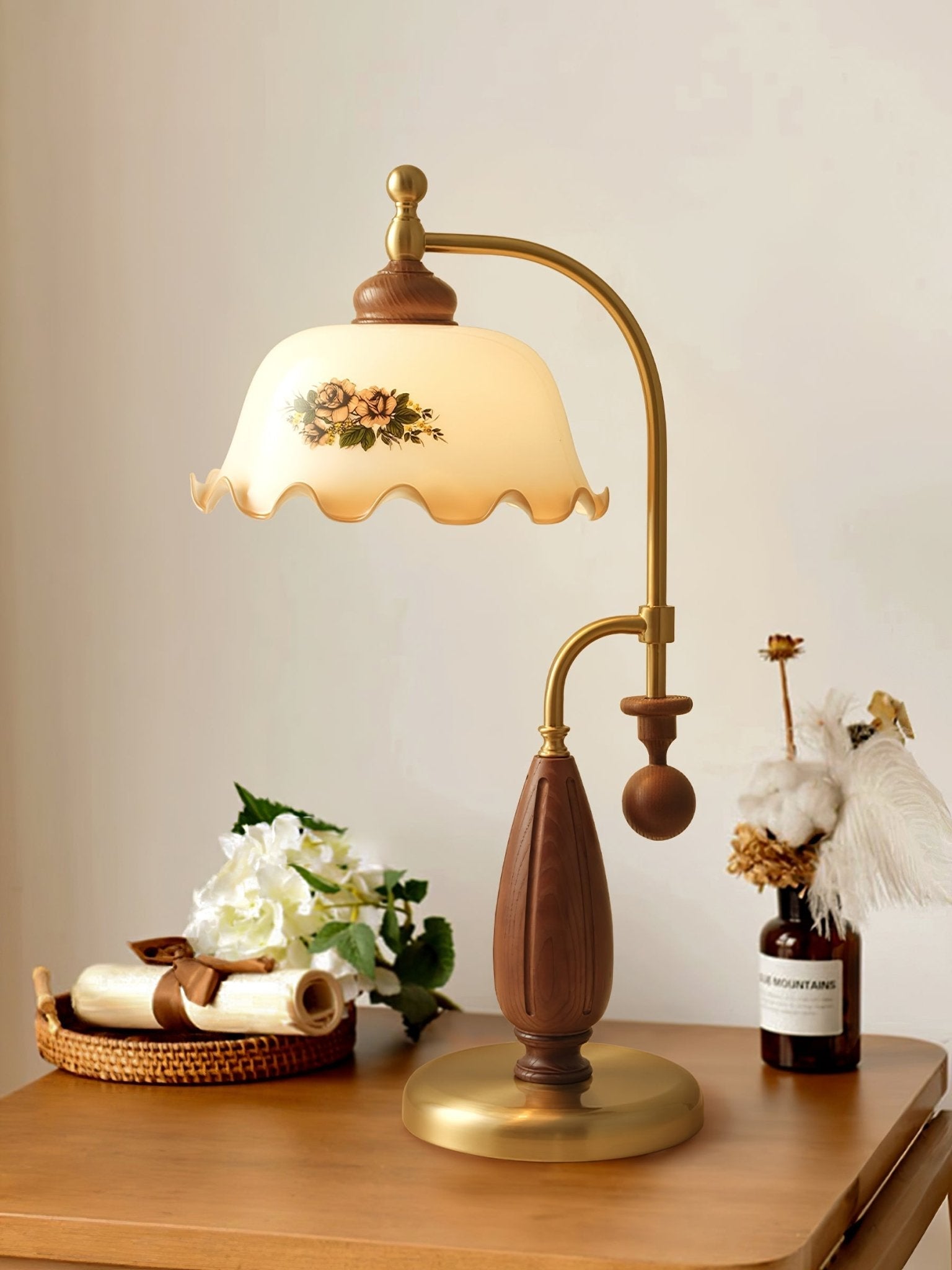 Heritage Bloom Table Lamp - Blowlighting