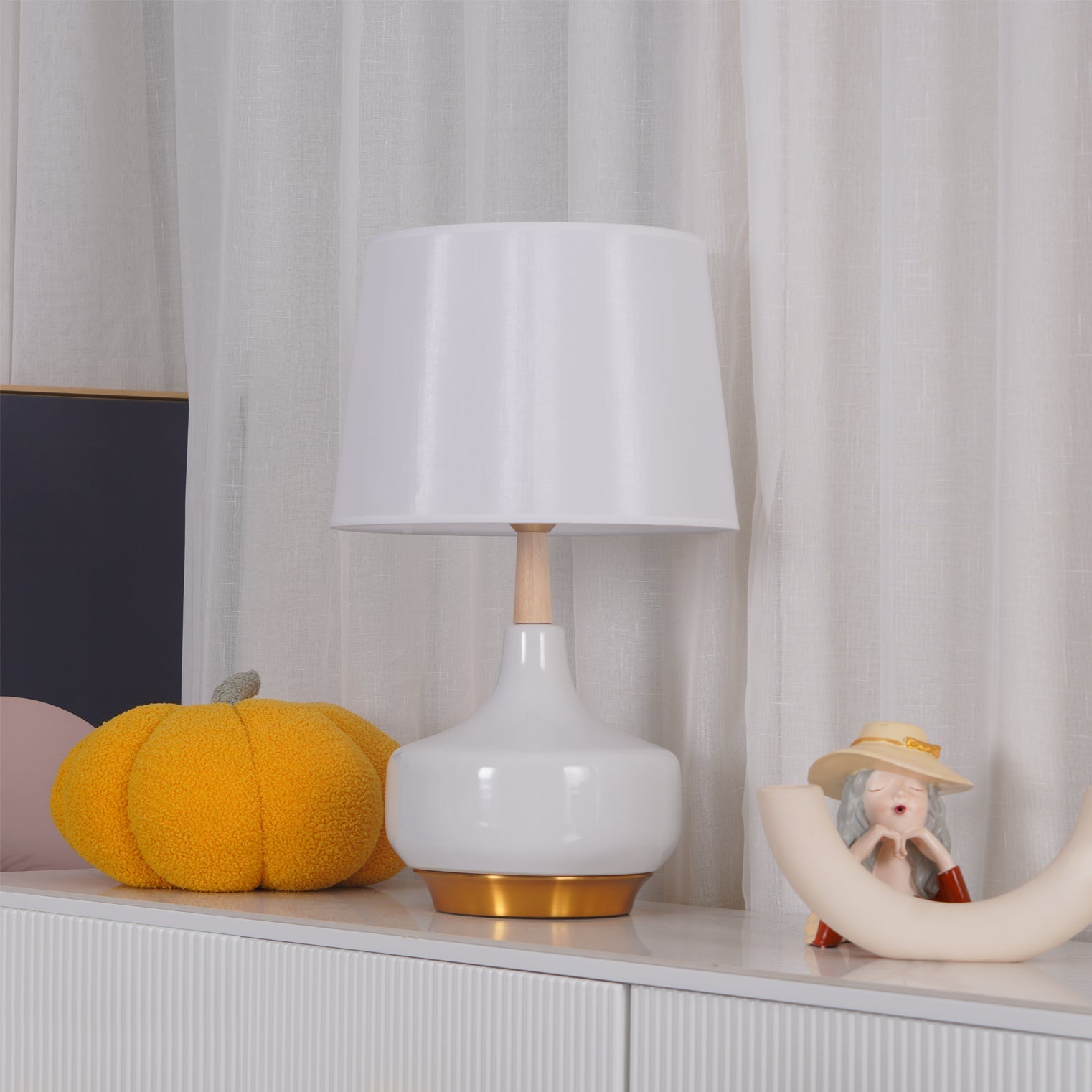 Hilo Table Lamp - Blowlighting