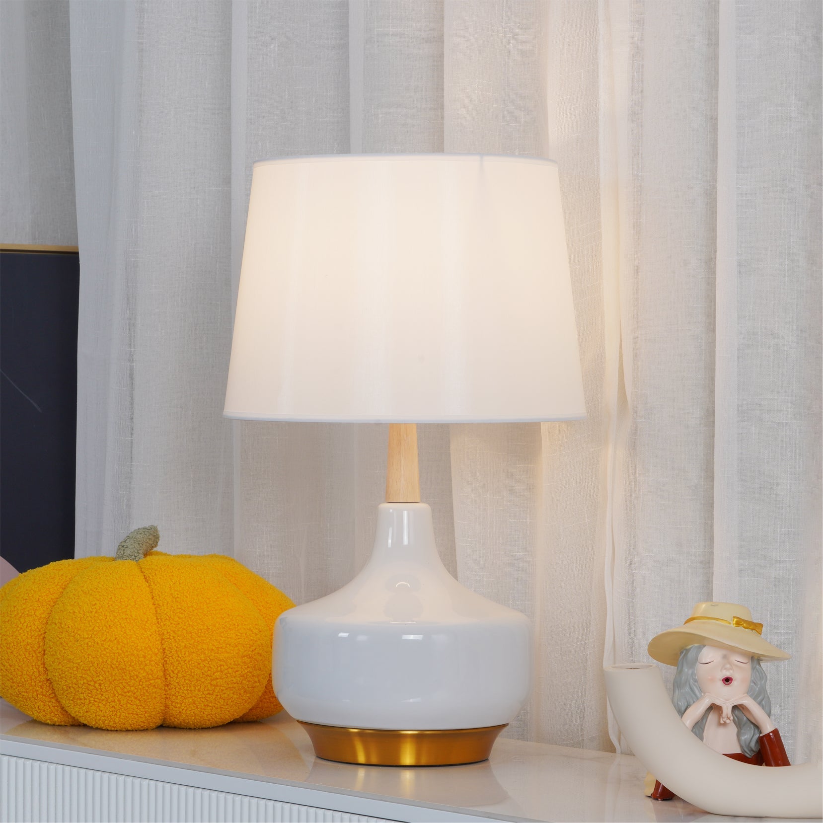 Hilo Table Lamp - Blowlighting