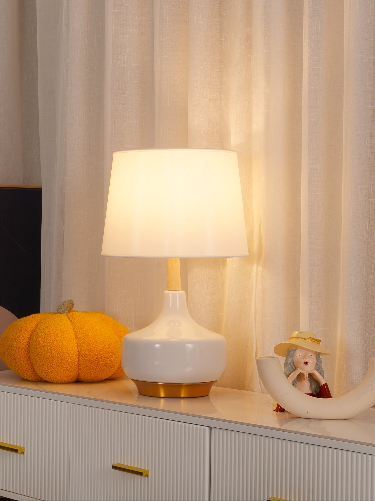 Hilo Table Lamp - Blowlighting