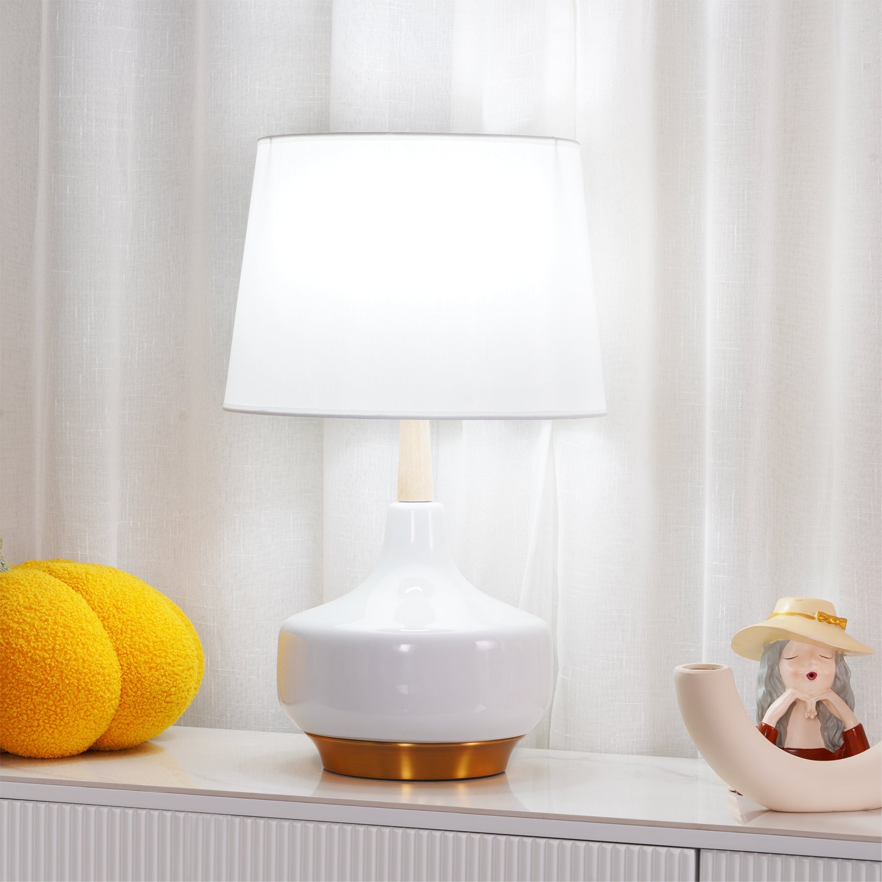 Hilo Table Lamp - Blowlighting