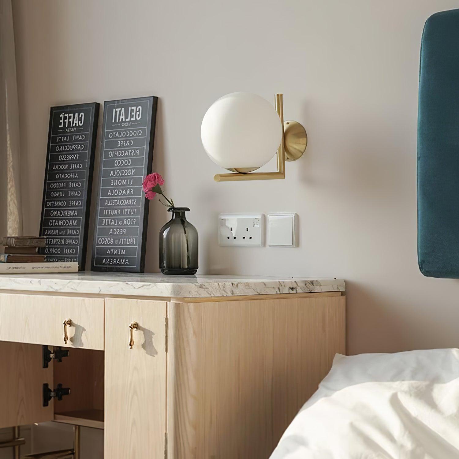 Blown Glass Opal Glass Wall Lamp - Blowlighting