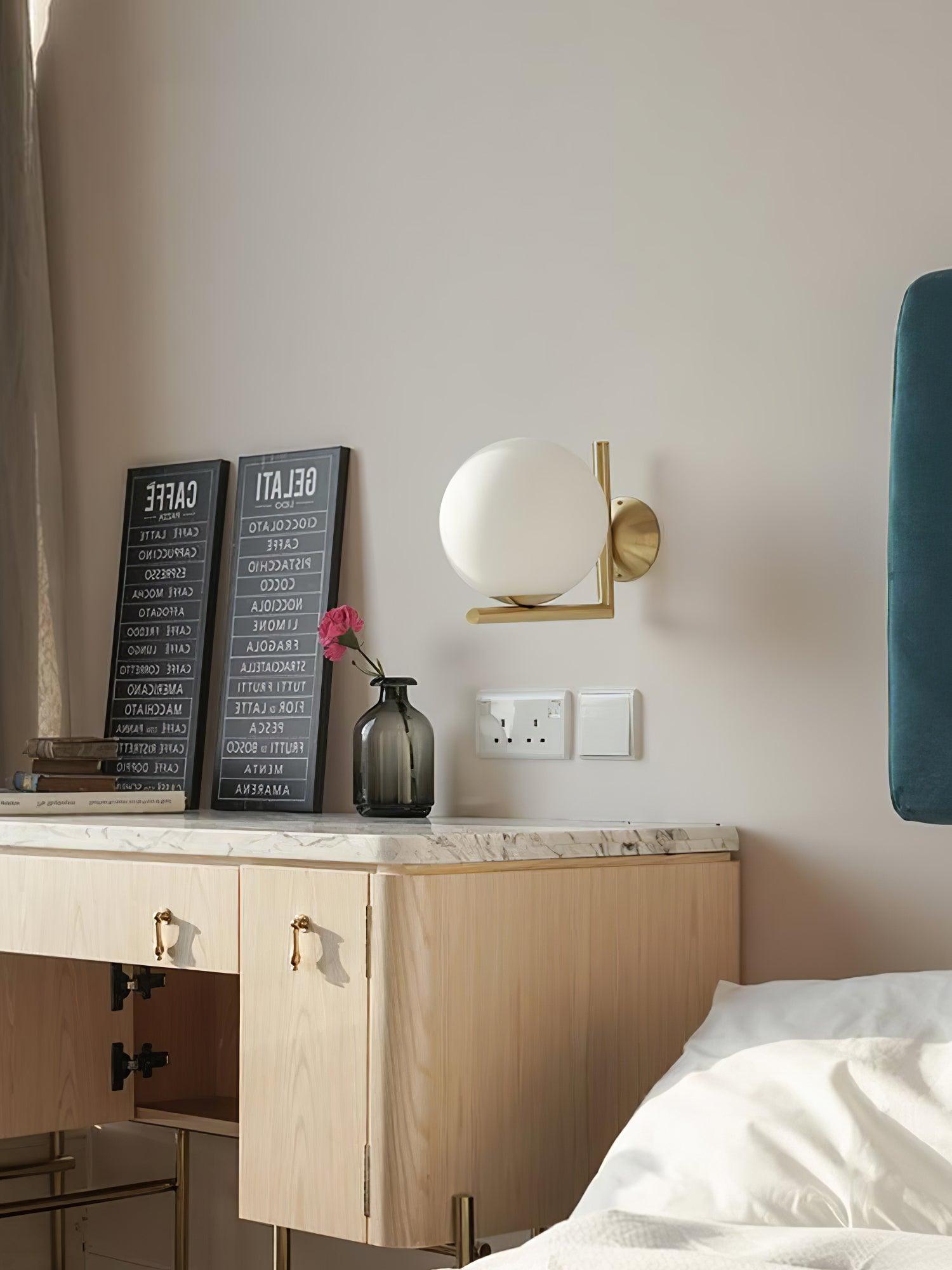 Blown Glass Opal Glass Wall Lamp - Blowlighting