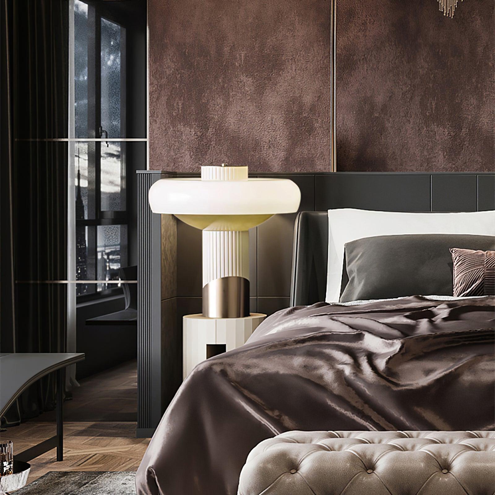 Ilayda Table Lamp - Blowlighting