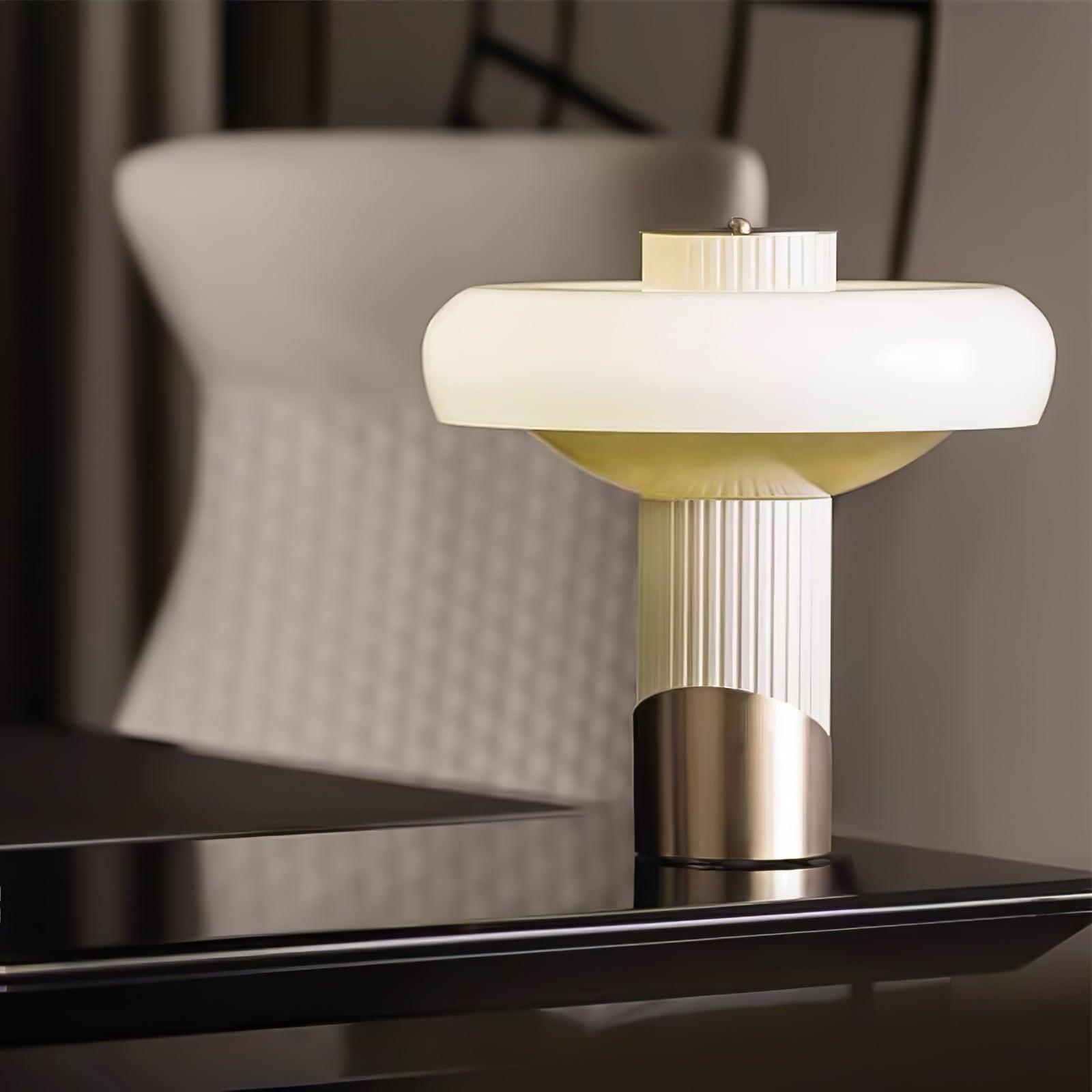 Ilayda Table Lamp - Blowlighting