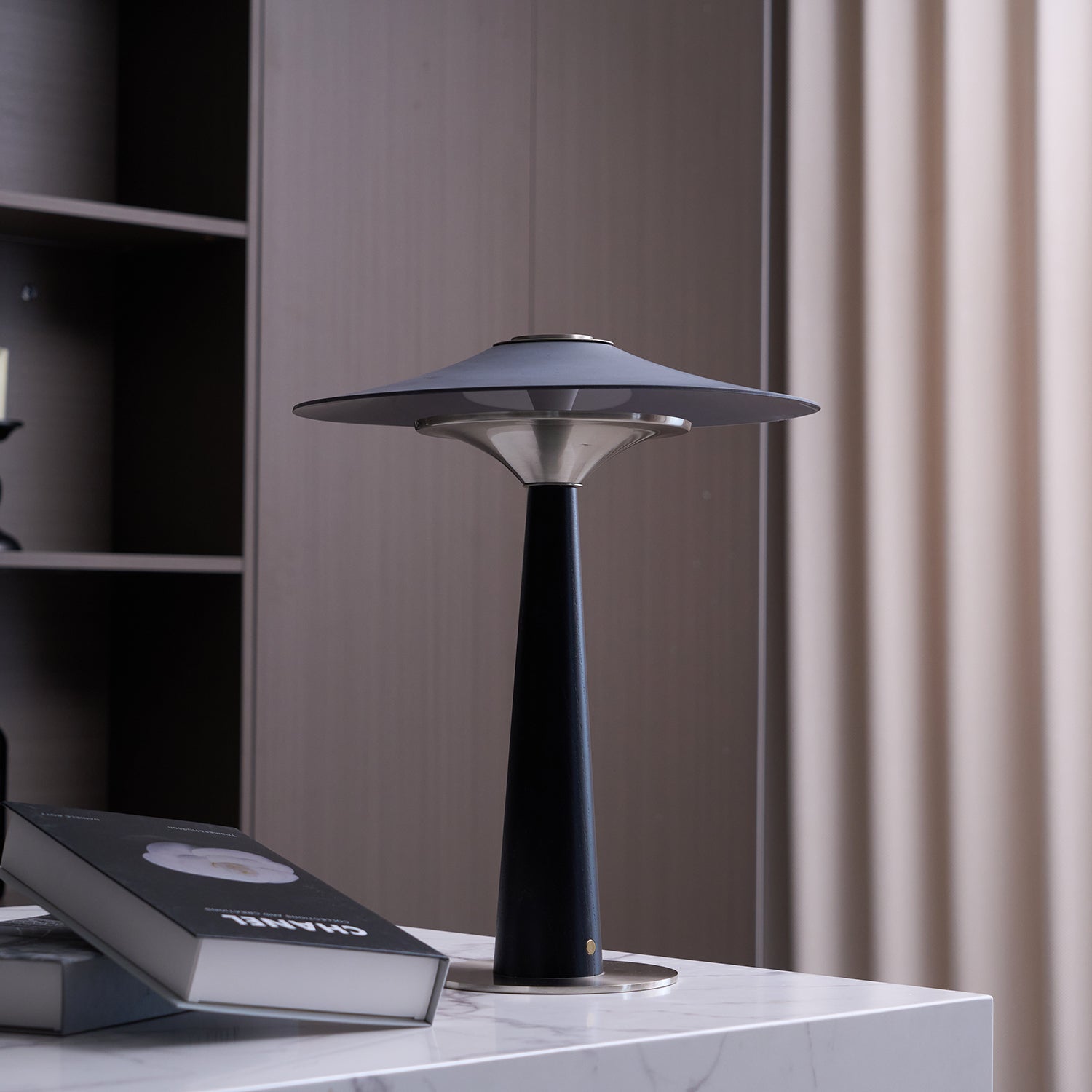 Kizu Peak Table Lamp - Blowlighting